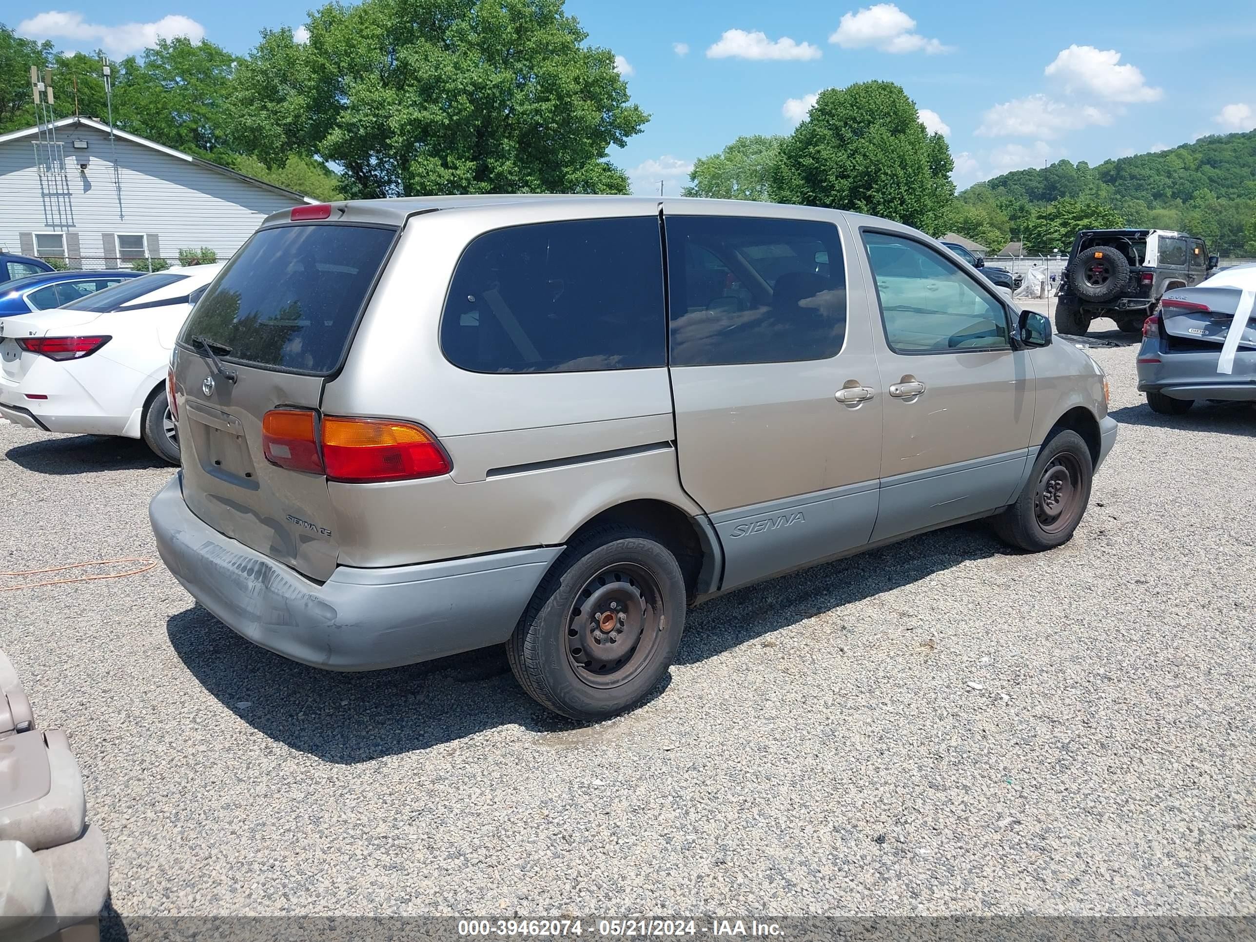 Photo 3 VIN: 4T3GF19C1YU309242 - TOYOTA SIENNA 