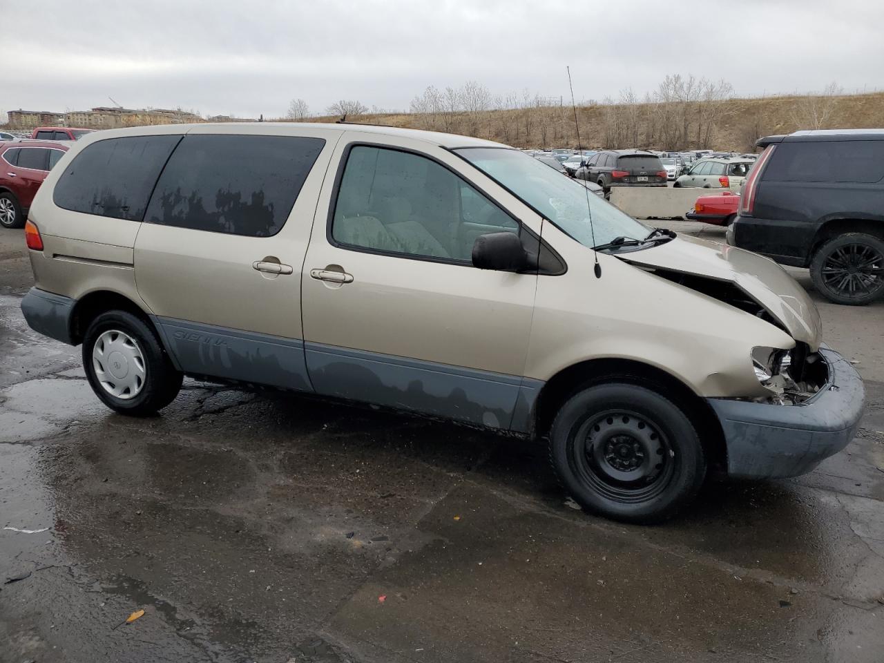 Photo 3 VIN: 4T3GF19C3YU262005 - TOYOTA SIENNA 