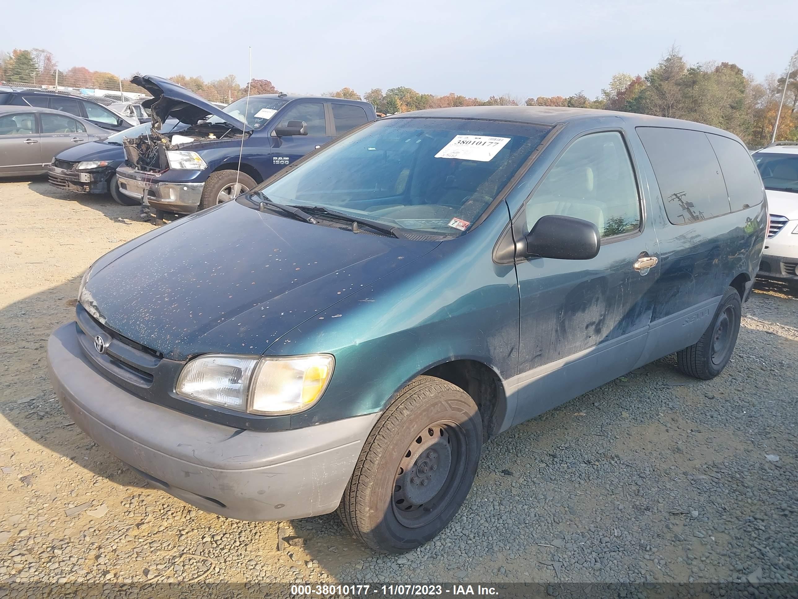 Photo 1 VIN: 4T3GF19C9WU052957 - TOYOTA SIENNA 