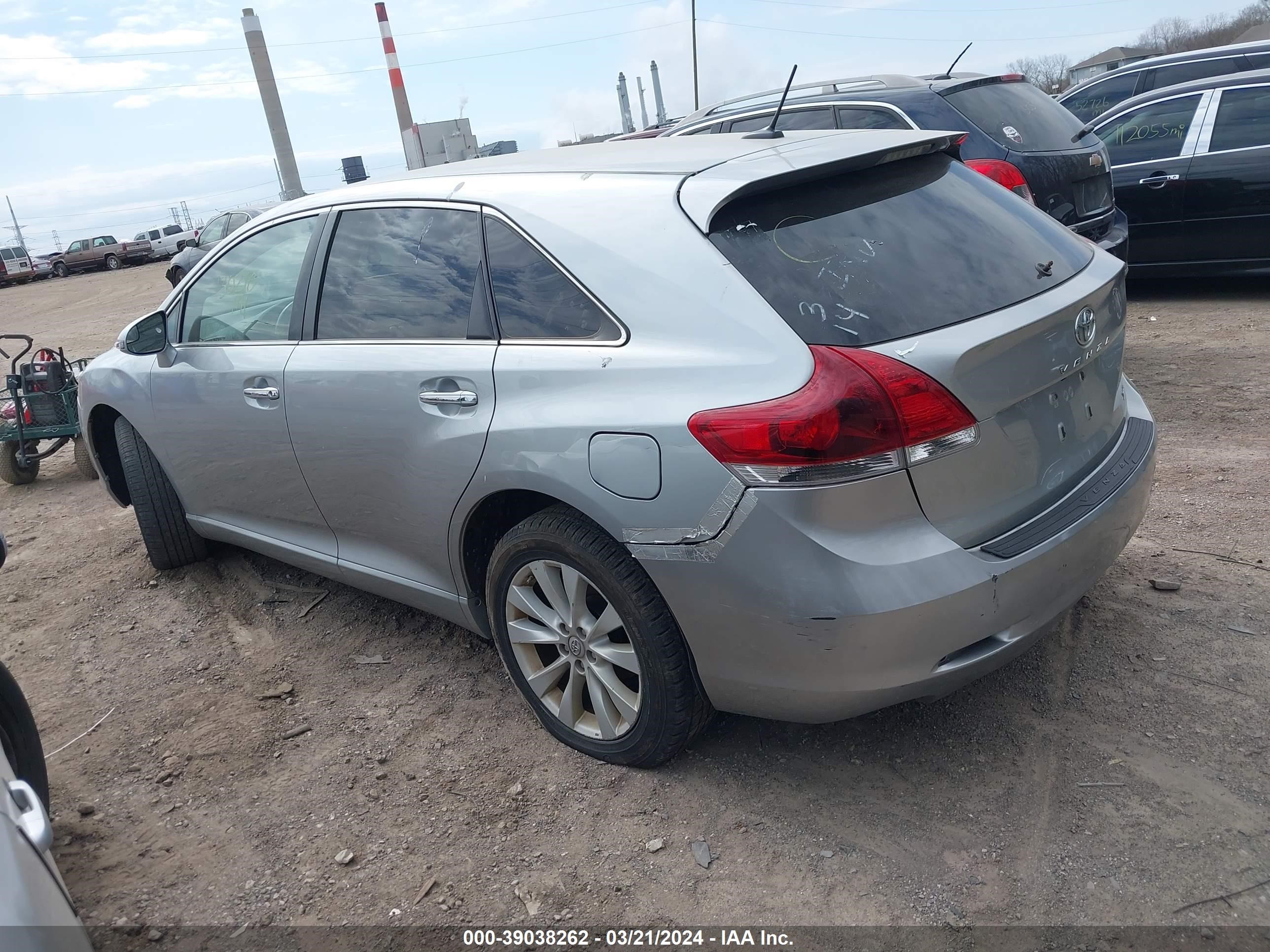 Photo 2 VIN: 4T3ZA3BB0FU094082 - TOYOTA VENZA 