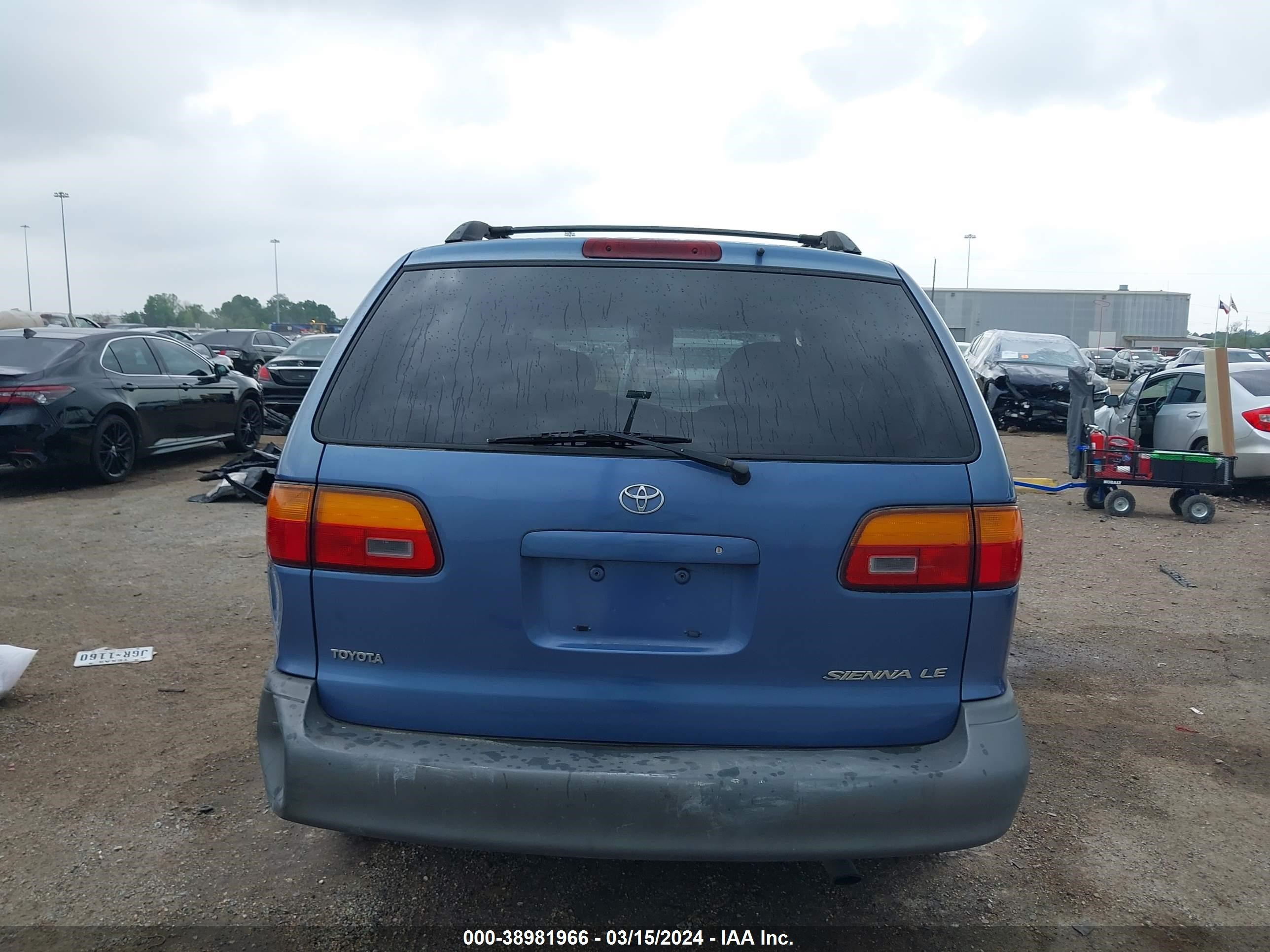 Photo 16 VIN: 4T3ZF13C0WU077652 - TOYOTA SIENNA 