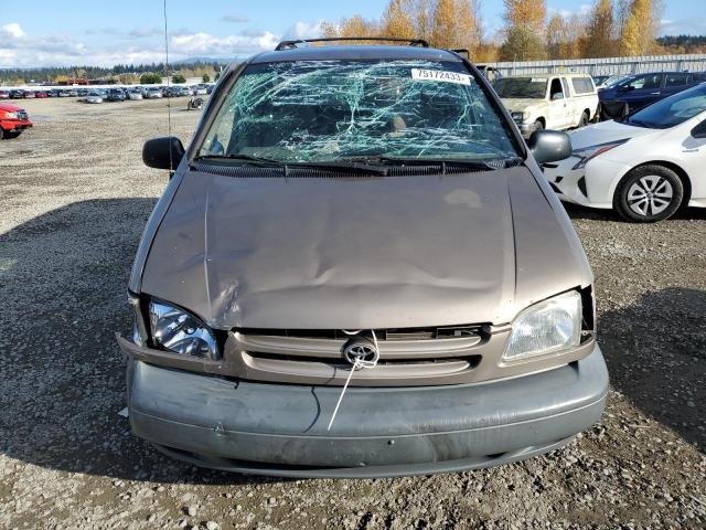 Photo 4 VIN: 4T3ZF13C0XU111137 - TOYOTA SIENNA LE 