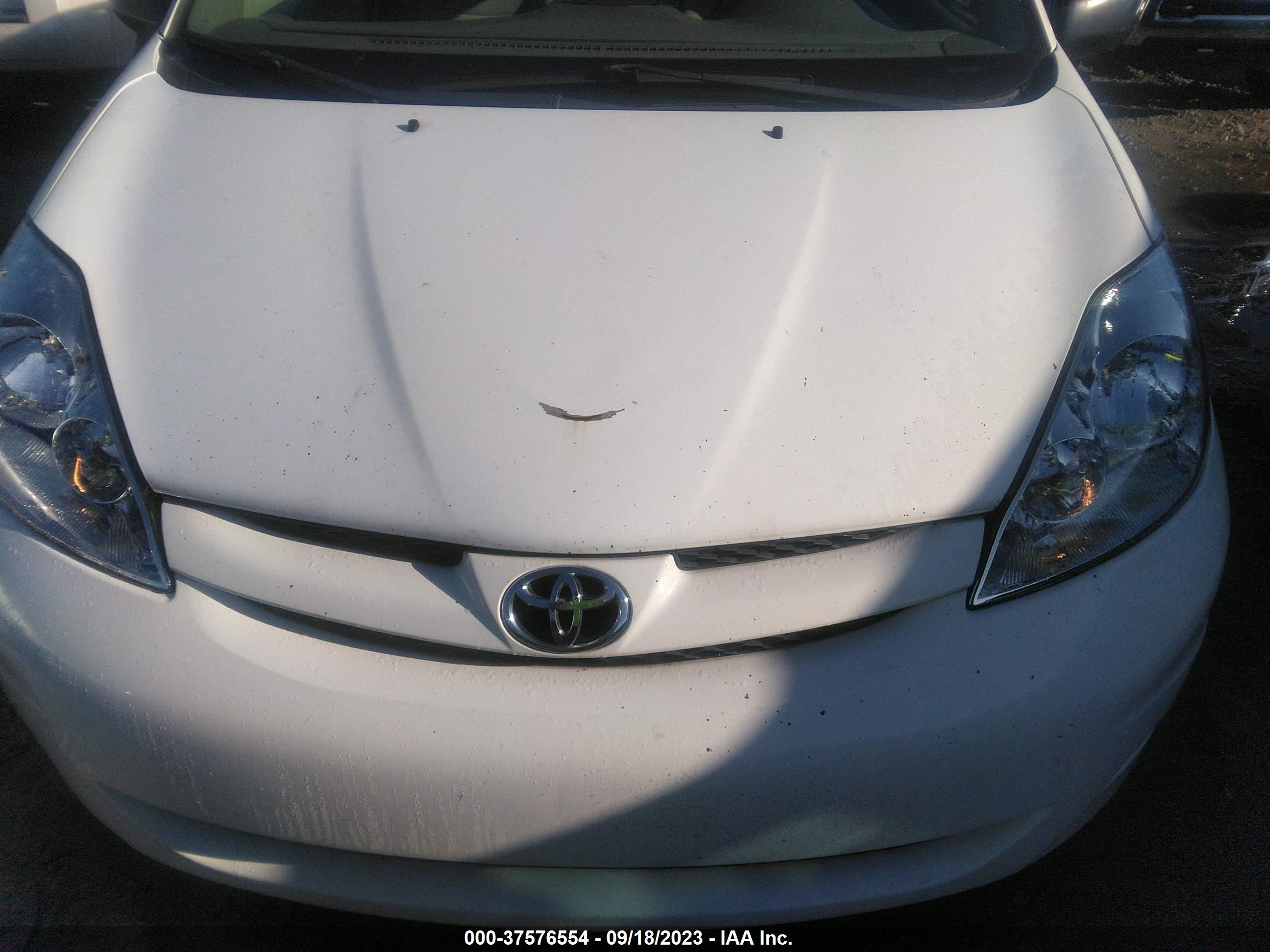 Photo 5 VIN: 4T3ZF13C11U394140 - TOYOTA SIENNA 