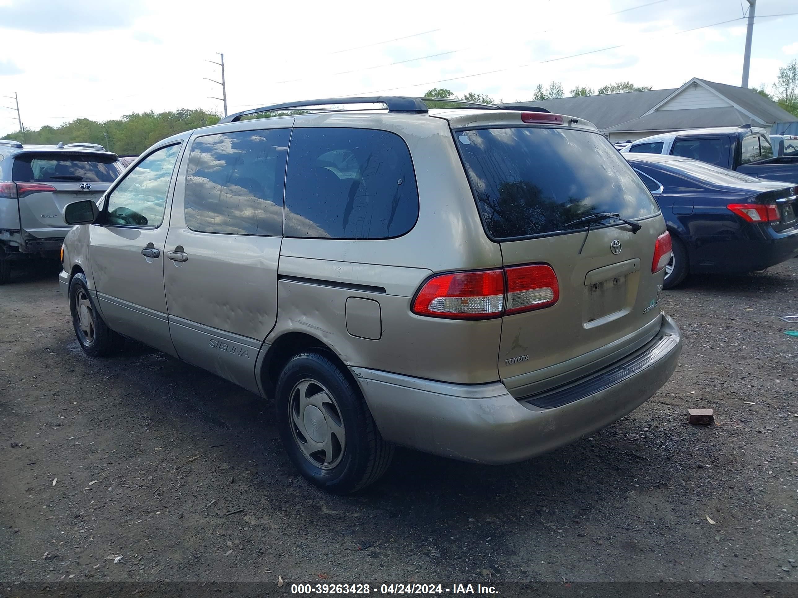 Photo 2 VIN: 4T3ZF13C11U407033 - TOYOTA SIENNA 