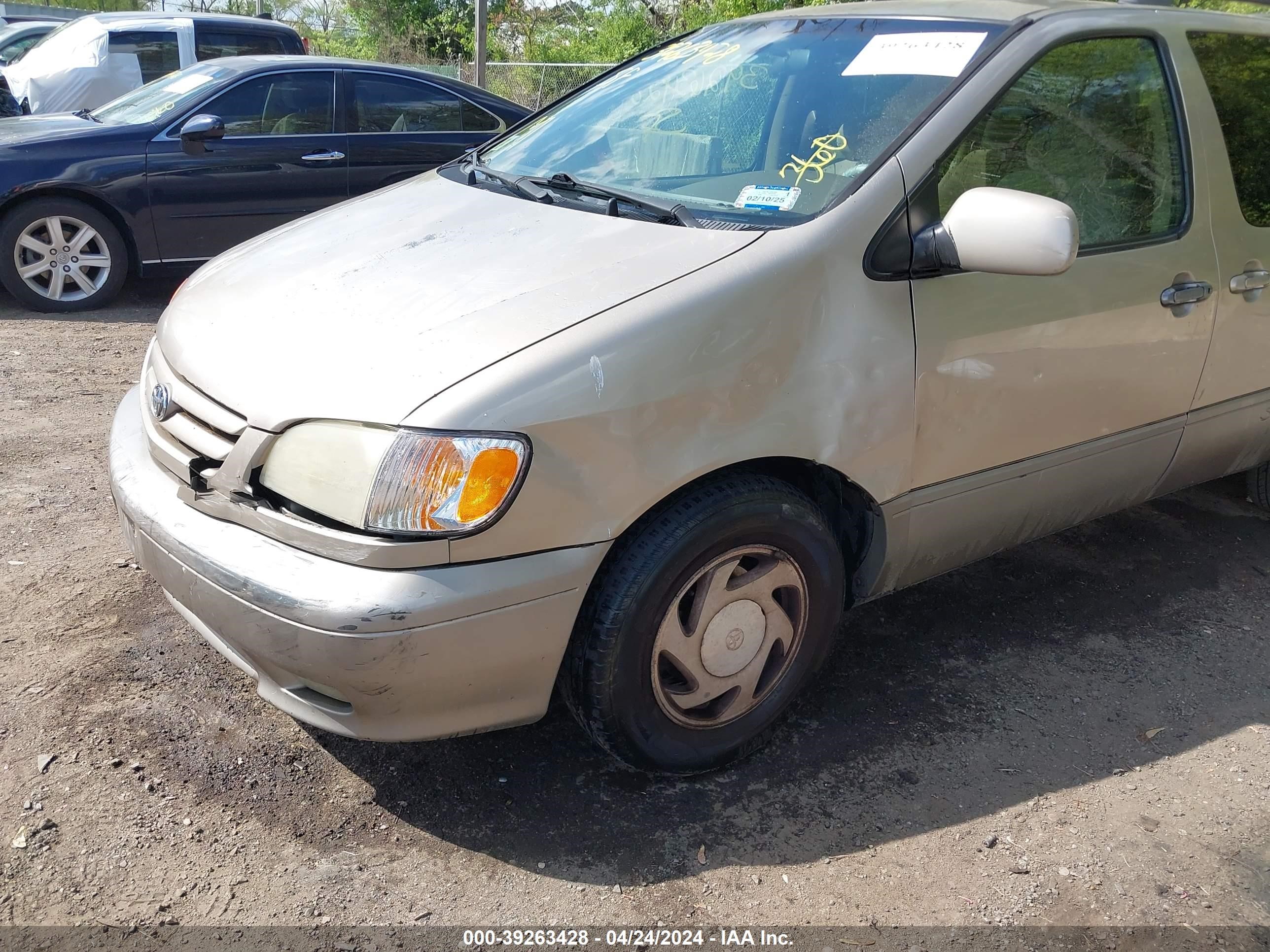 Photo 5 VIN: 4T3ZF13C11U407033 - TOYOTA SIENNA 