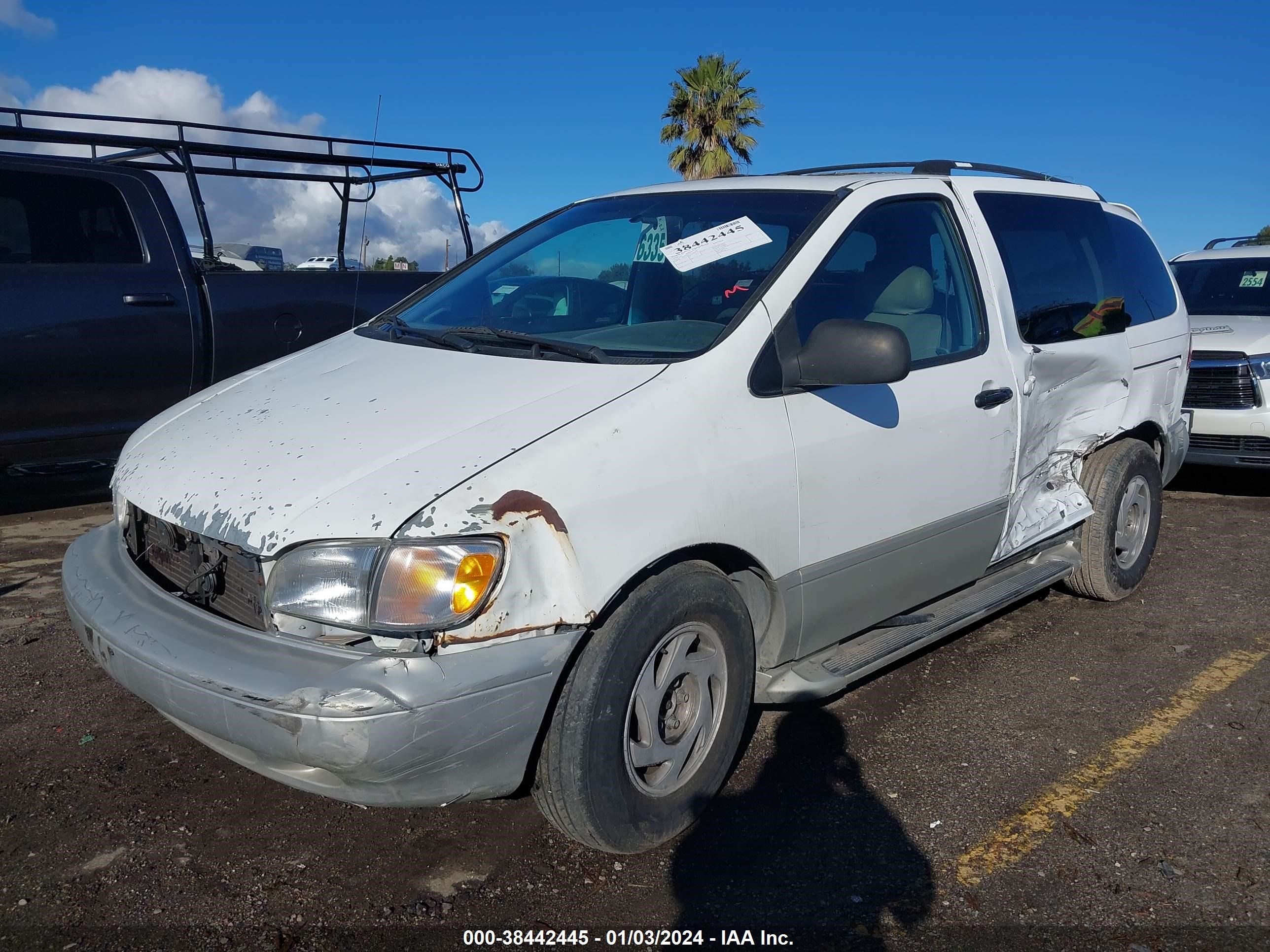 Photo 1 VIN: 4T3ZF13C1XU163036 - TOYOTA SIENNA 