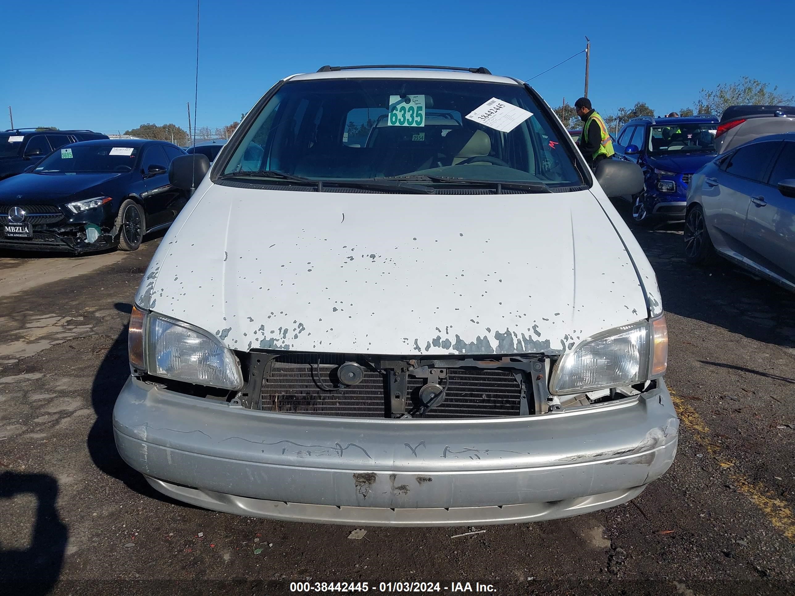 Photo 11 VIN: 4T3ZF13C1XU163036 - TOYOTA SIENNA 