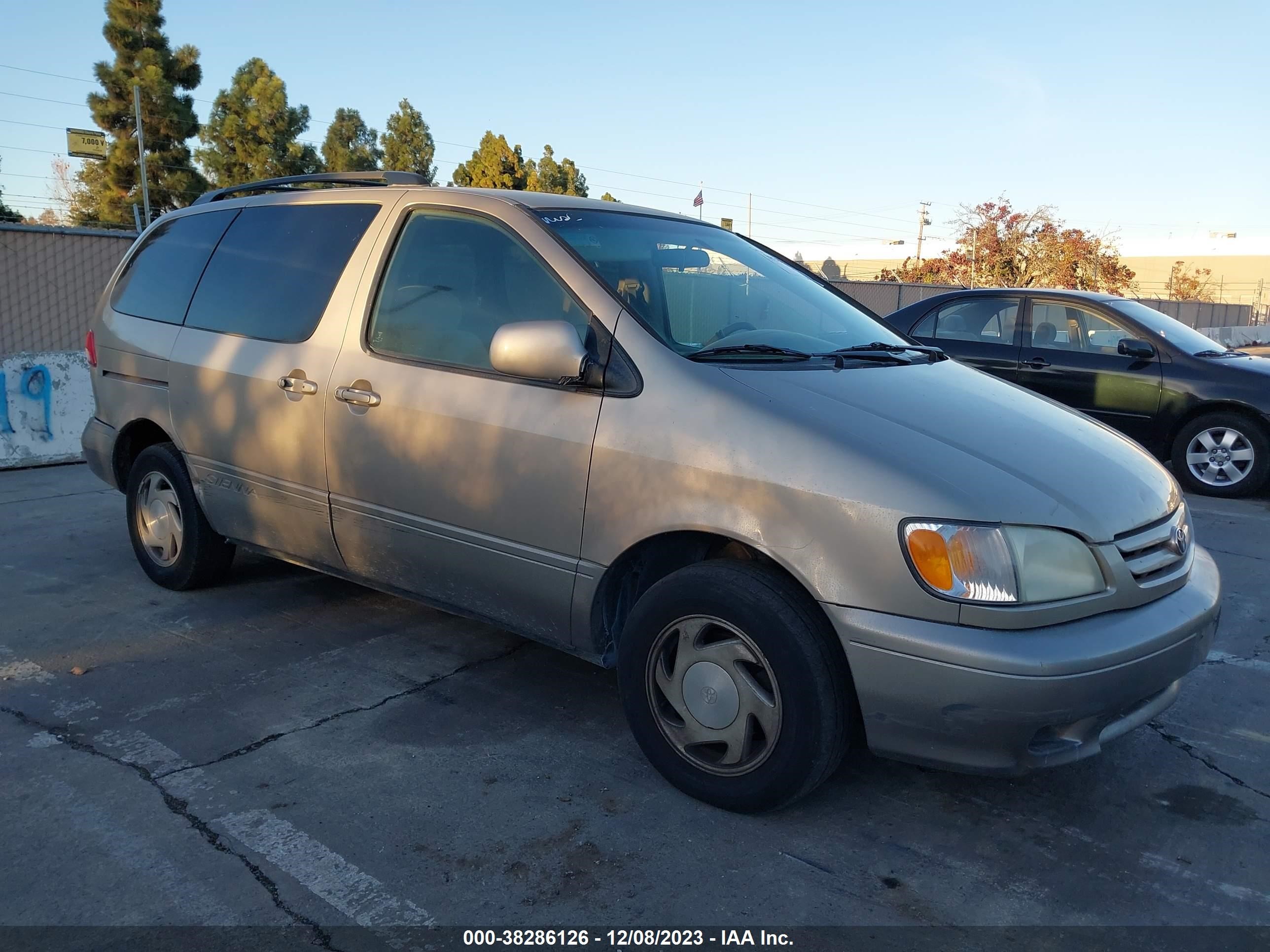 Photo 1 VIN: 4T3ZF13C23U530262 - TOYOTA SIENNA 