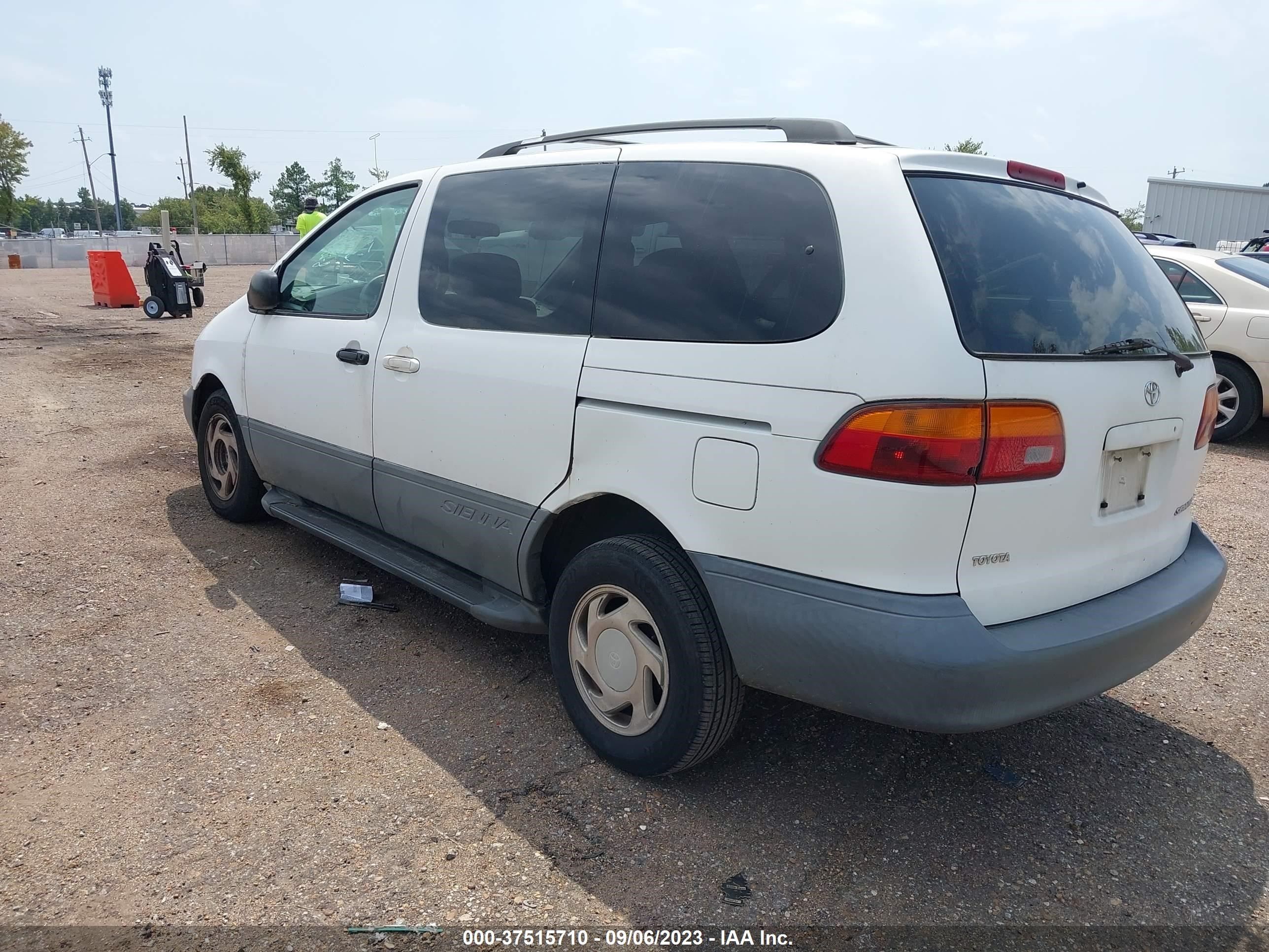 Photo 2 VIN: 4T3ZF13C2WU069245 - TOYOTA SIENNA 