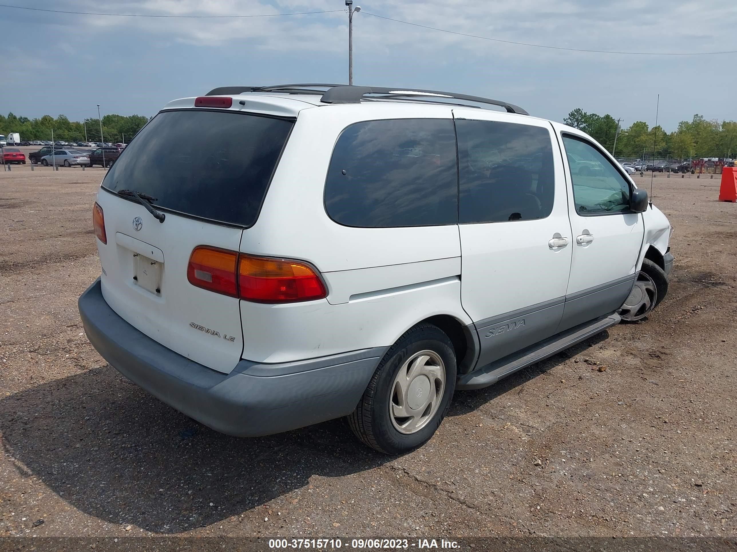 Photo 3 VIN: 4T3ZF13C2WU069245 - TOYOTA SIENNA 