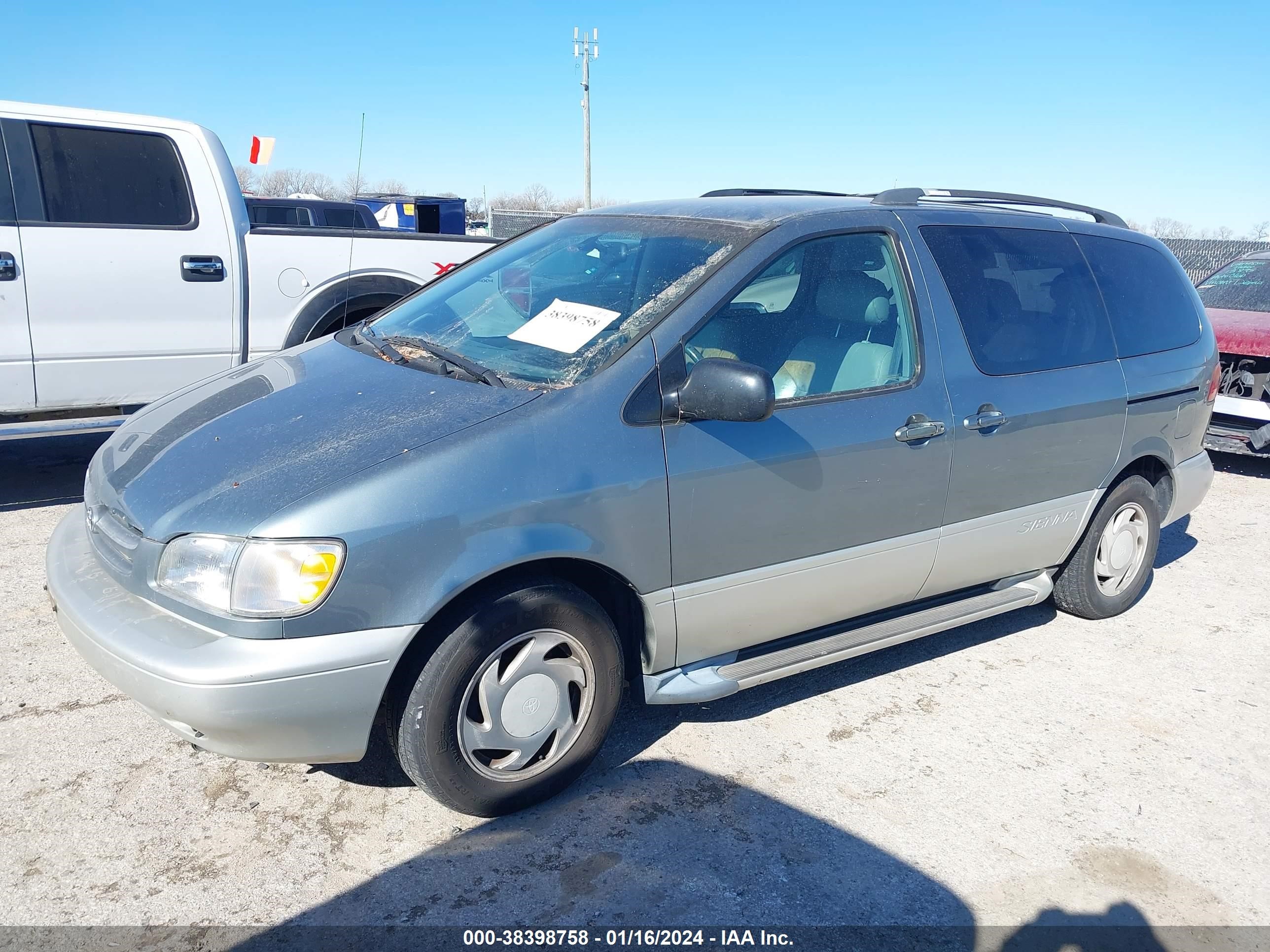 Photo 1 VIN: 4T3ZF13C2YU200726 - TOYOTA SIENNA 