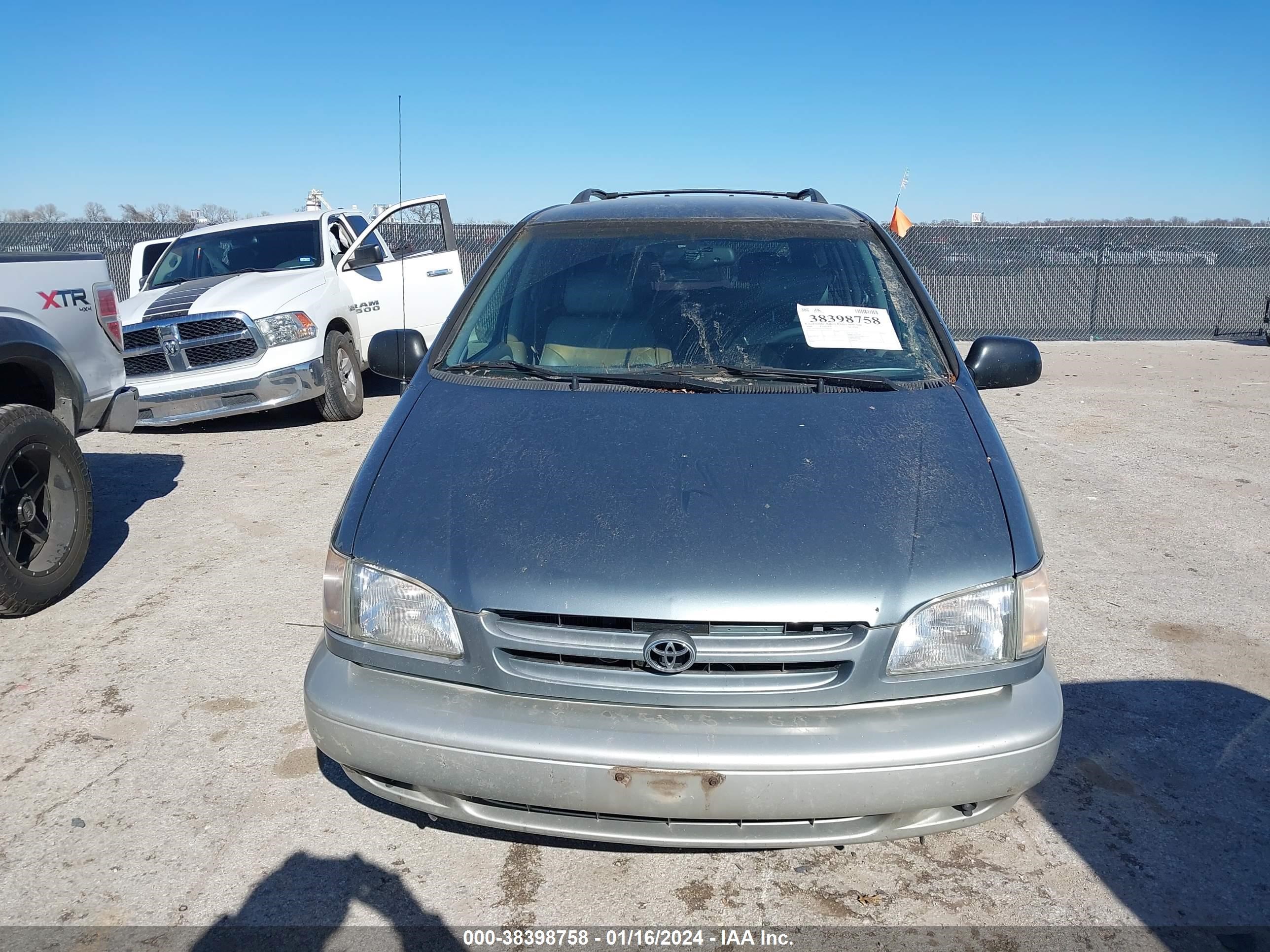 Photo 5 VIN: 4T3ZF13C2YU200726 - TOYOTA SIENNA 