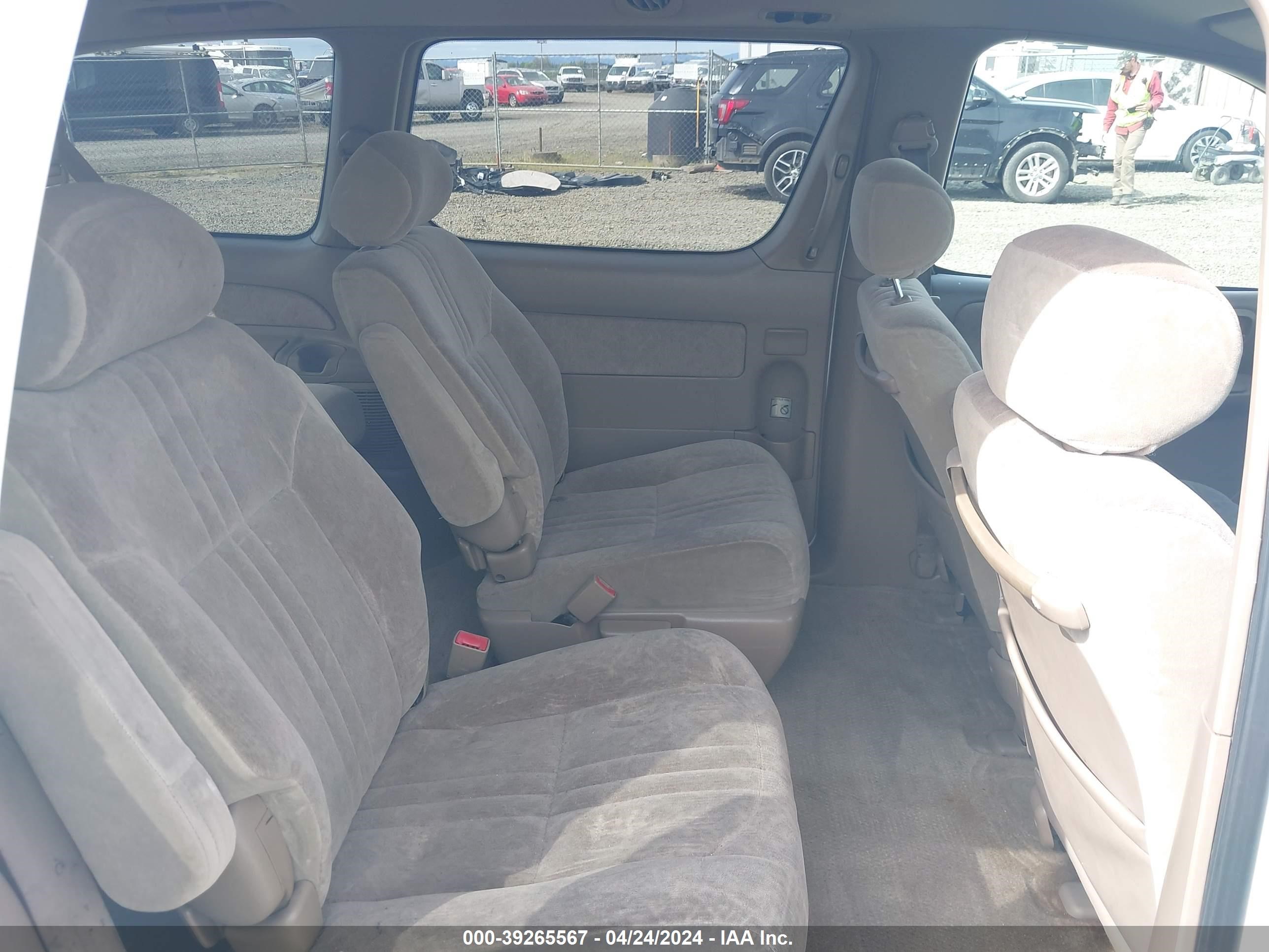 Photo 7 VIN: 4T3ZF13C2YU220250 - TOYOTA SIENNA 