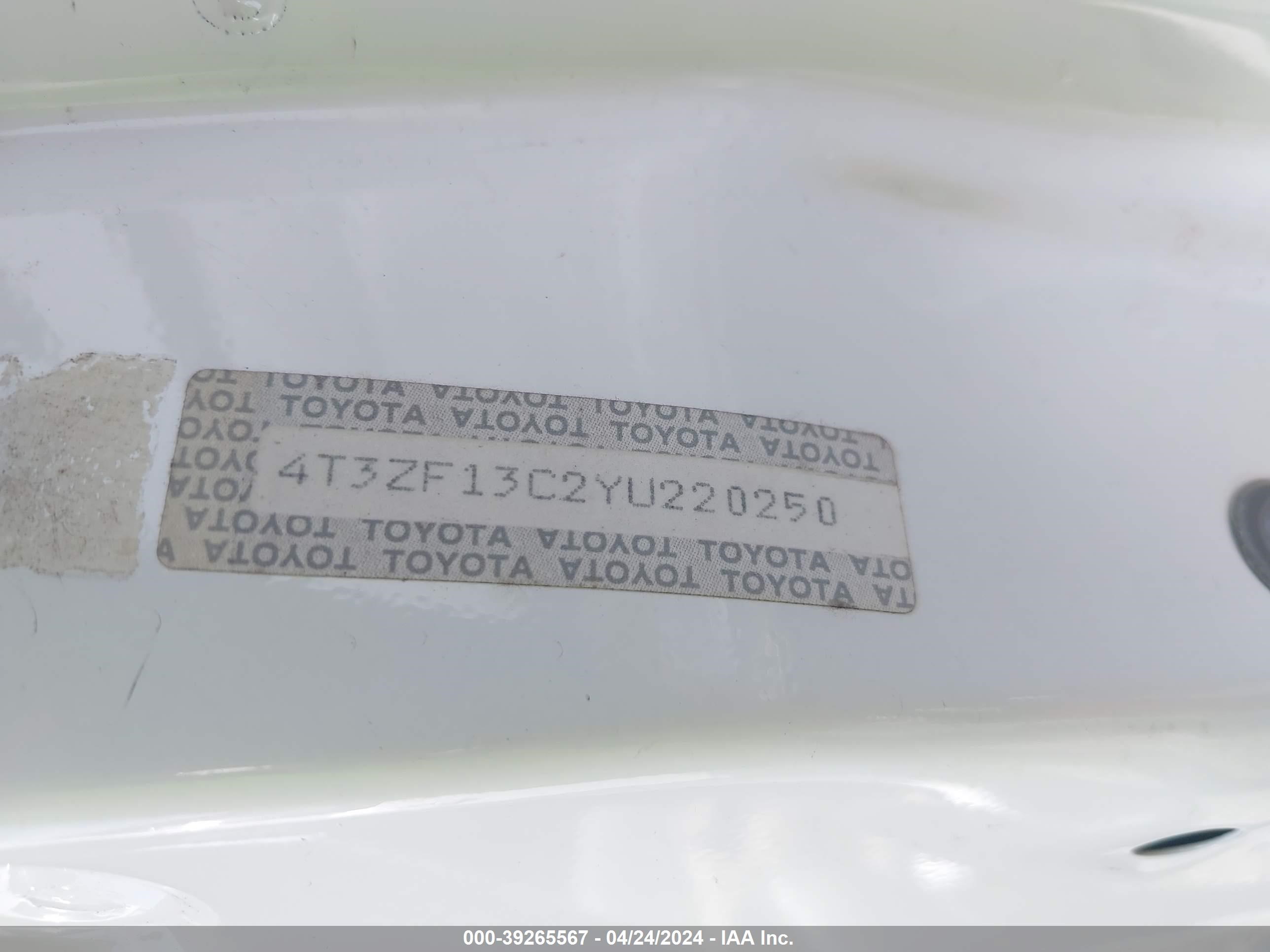 Photo 8 VIN: 4T3ZF13C2YU220250 - TOYOTA SIENNA 