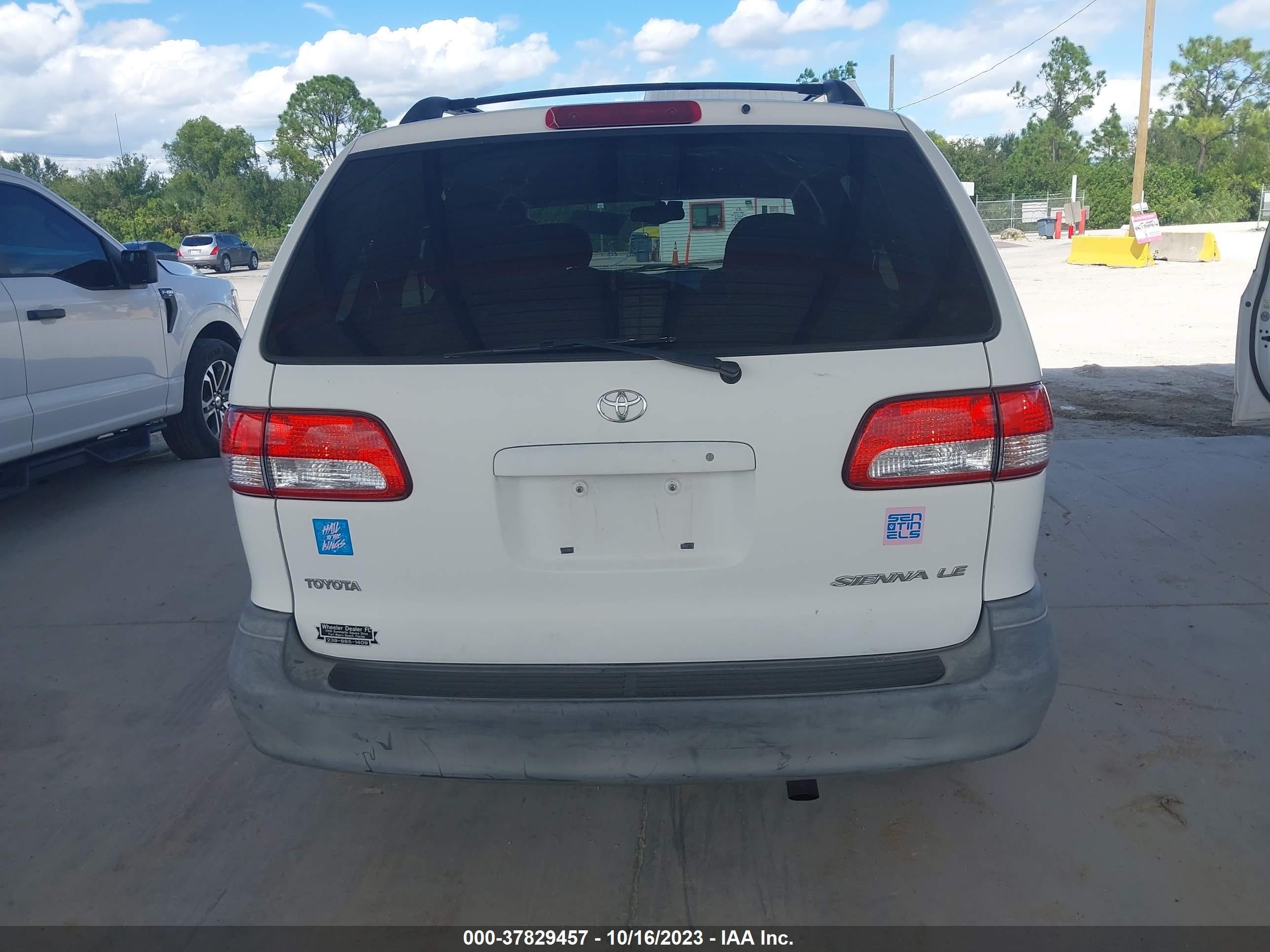 Photo 11 VIN: 4T3ZF13C32U462973 - TOYOTA SIENNA 