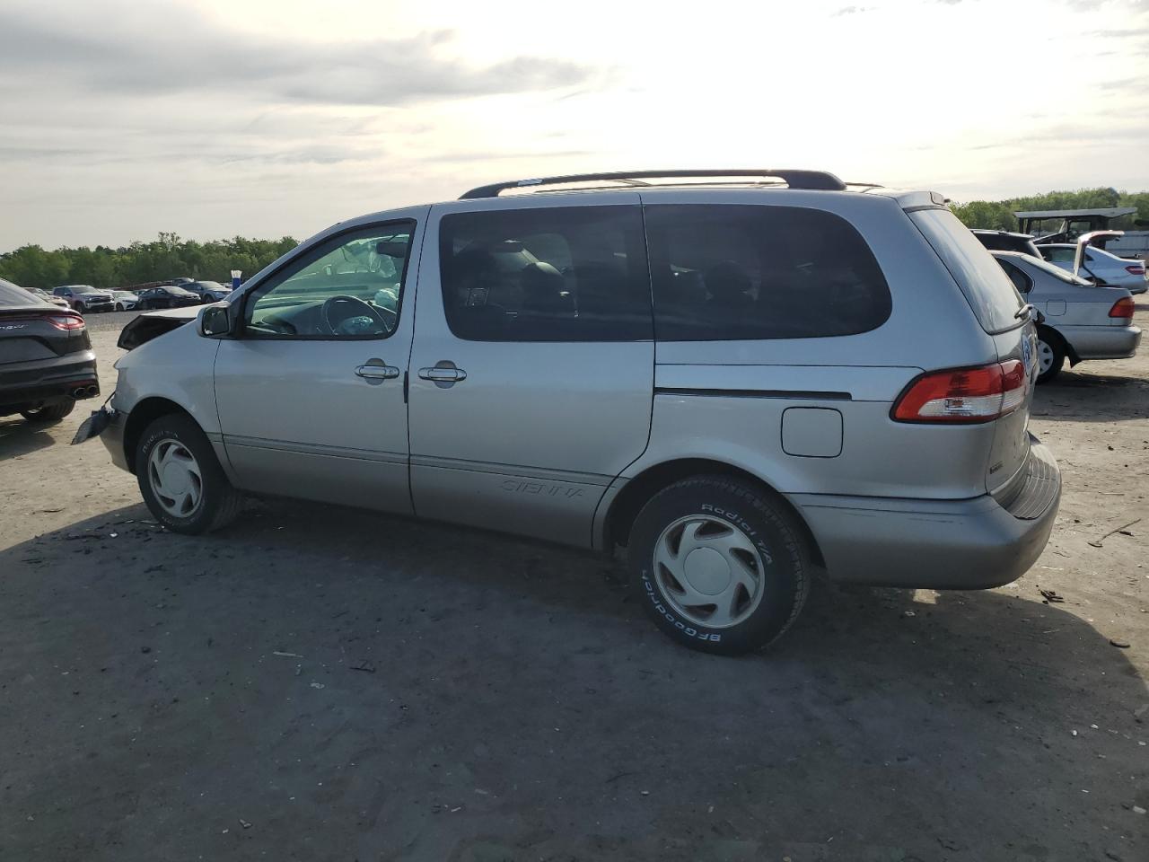 Photo 1 VIN: 4T3ZF13C33U523644 - TOYOTA SIENNA 