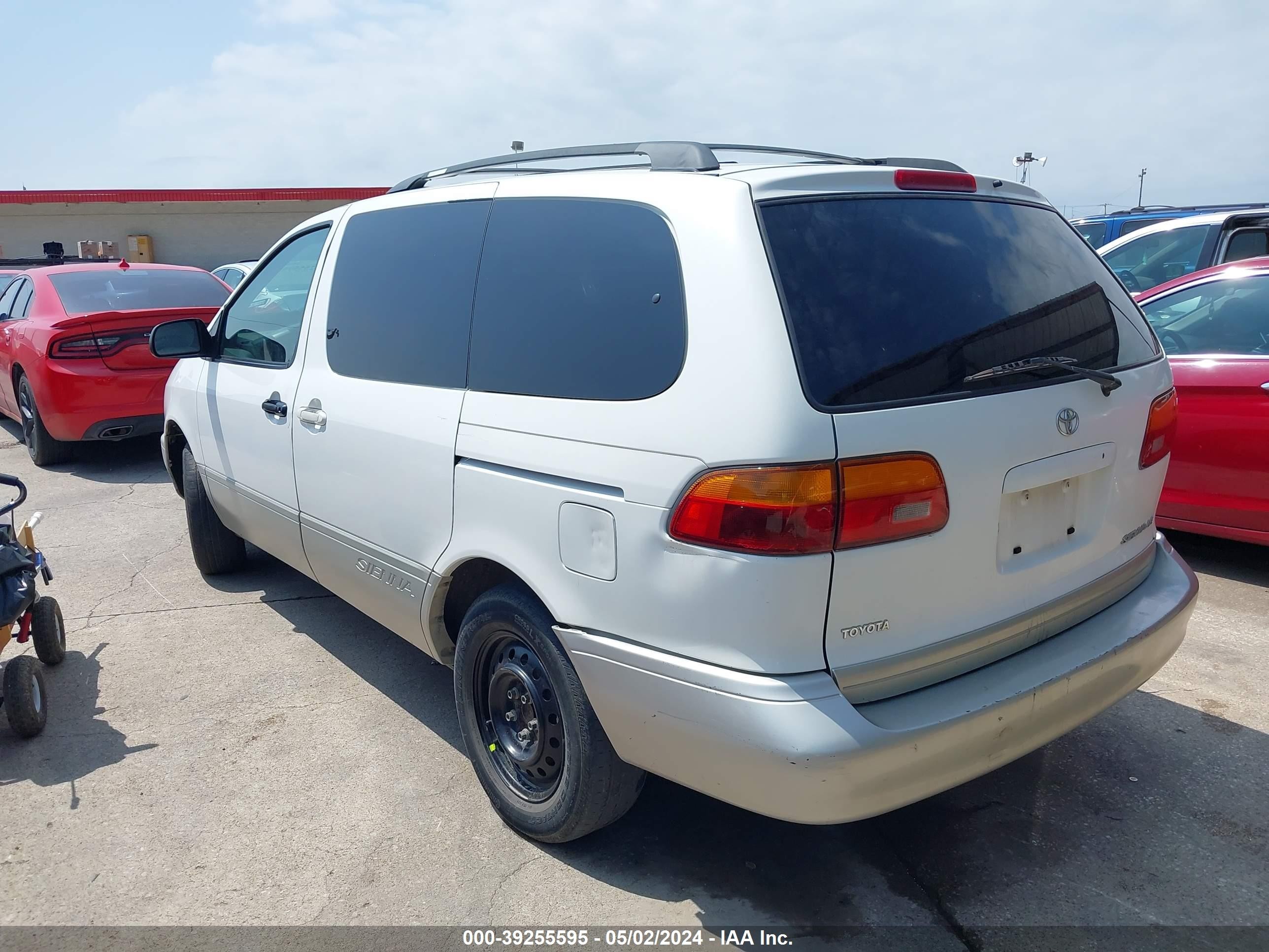 Photo 2 VIN: 4T3ZF13C3XU151504 - TOYOTA SIENNA 