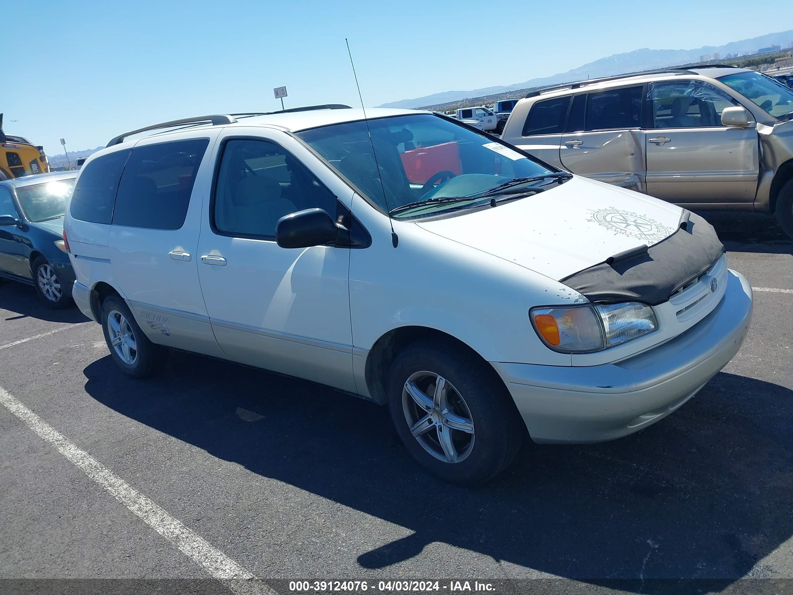 Photo 0 VIN: 4T3ZF13C3YU248588 - TOYOTA SIENNA 