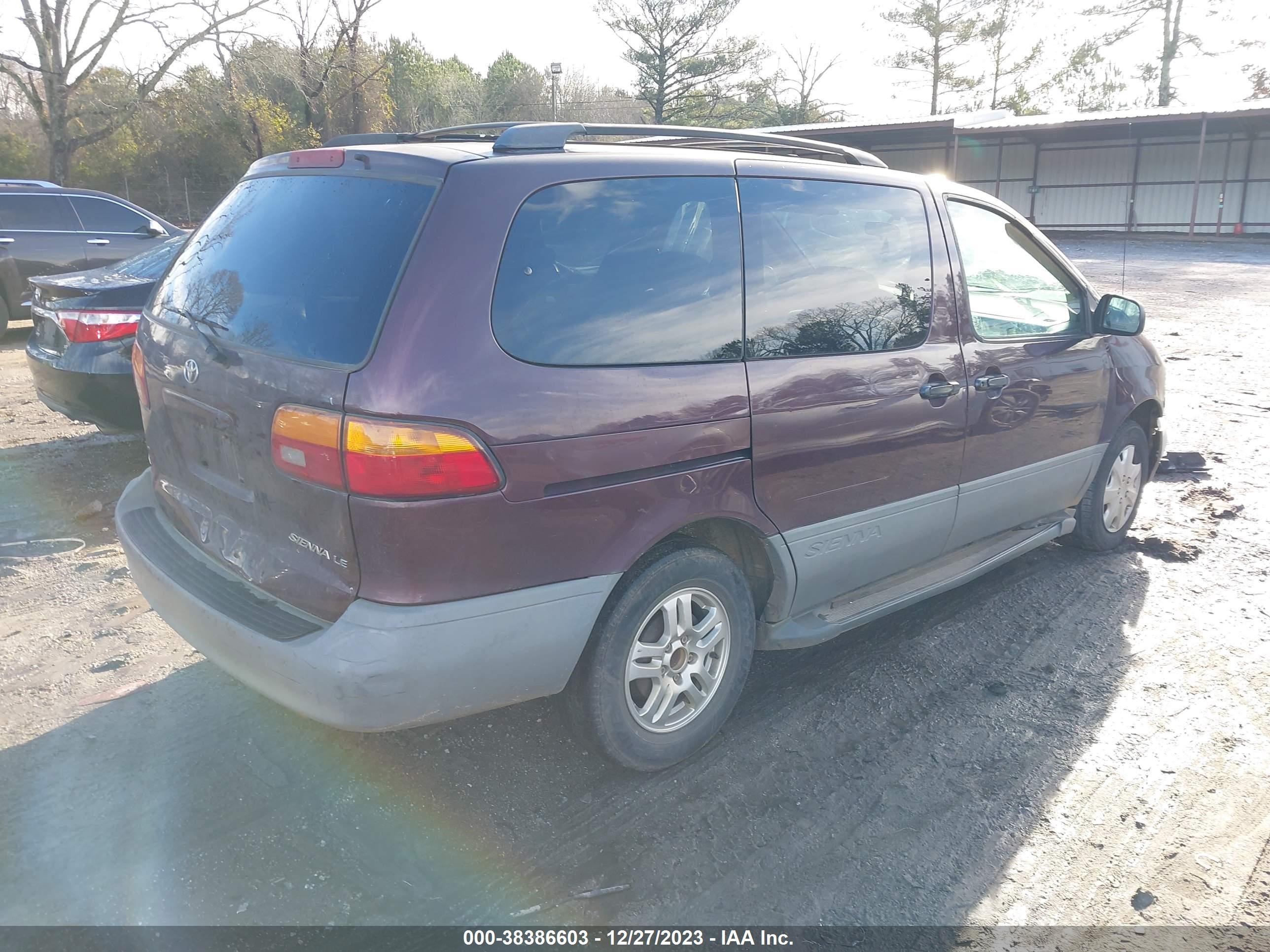 Photo 3 VIN: 4T3ZF13C3YU255377 - TOYOTA SIENNA 