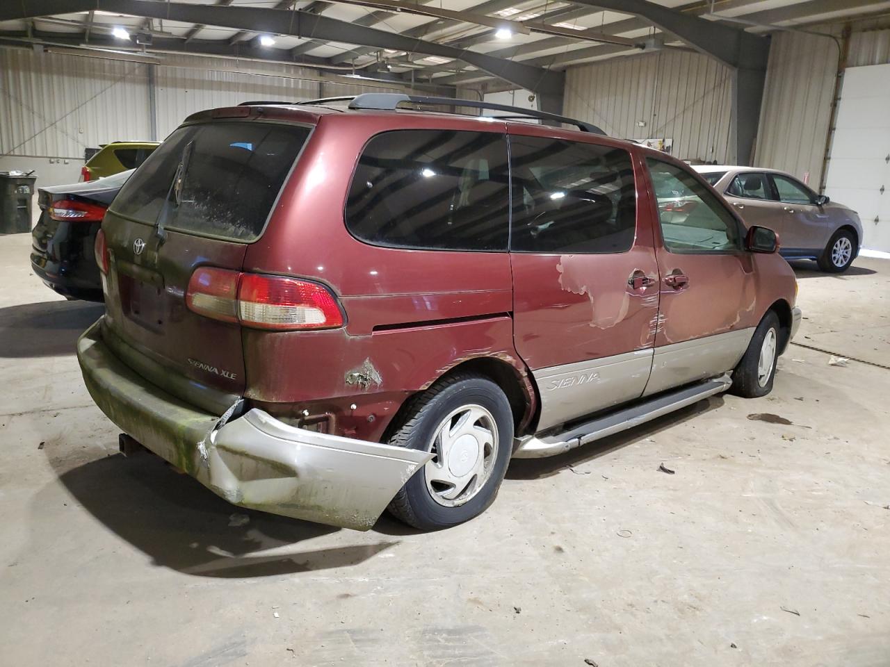 Photo 2 VIN: 4T3ZF13C41U321635 - TOYOTA SIENNA 