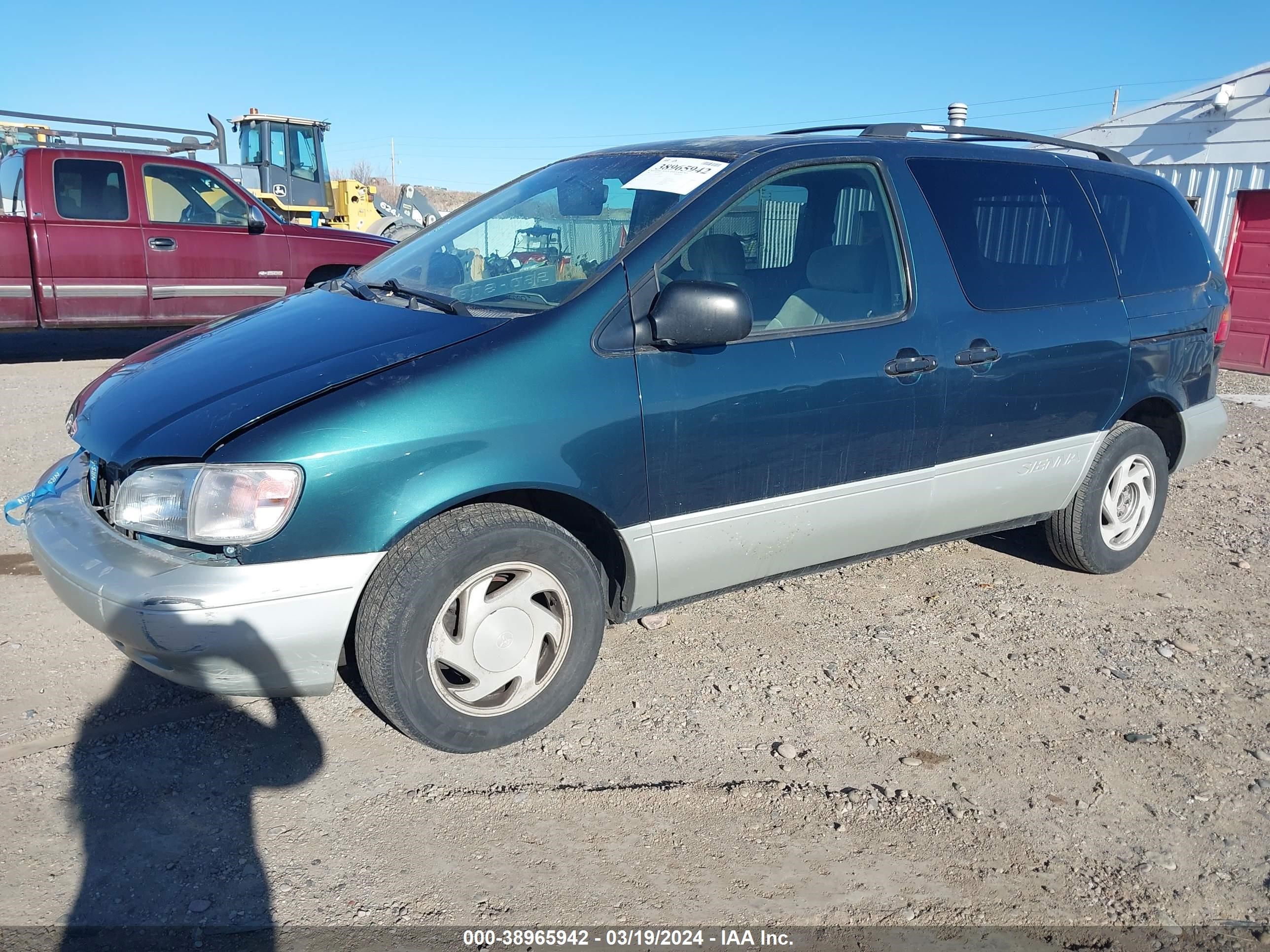 Photo 1 VIN: 4T3ZF13C4WU042984 - TOYOTA SIENNA 