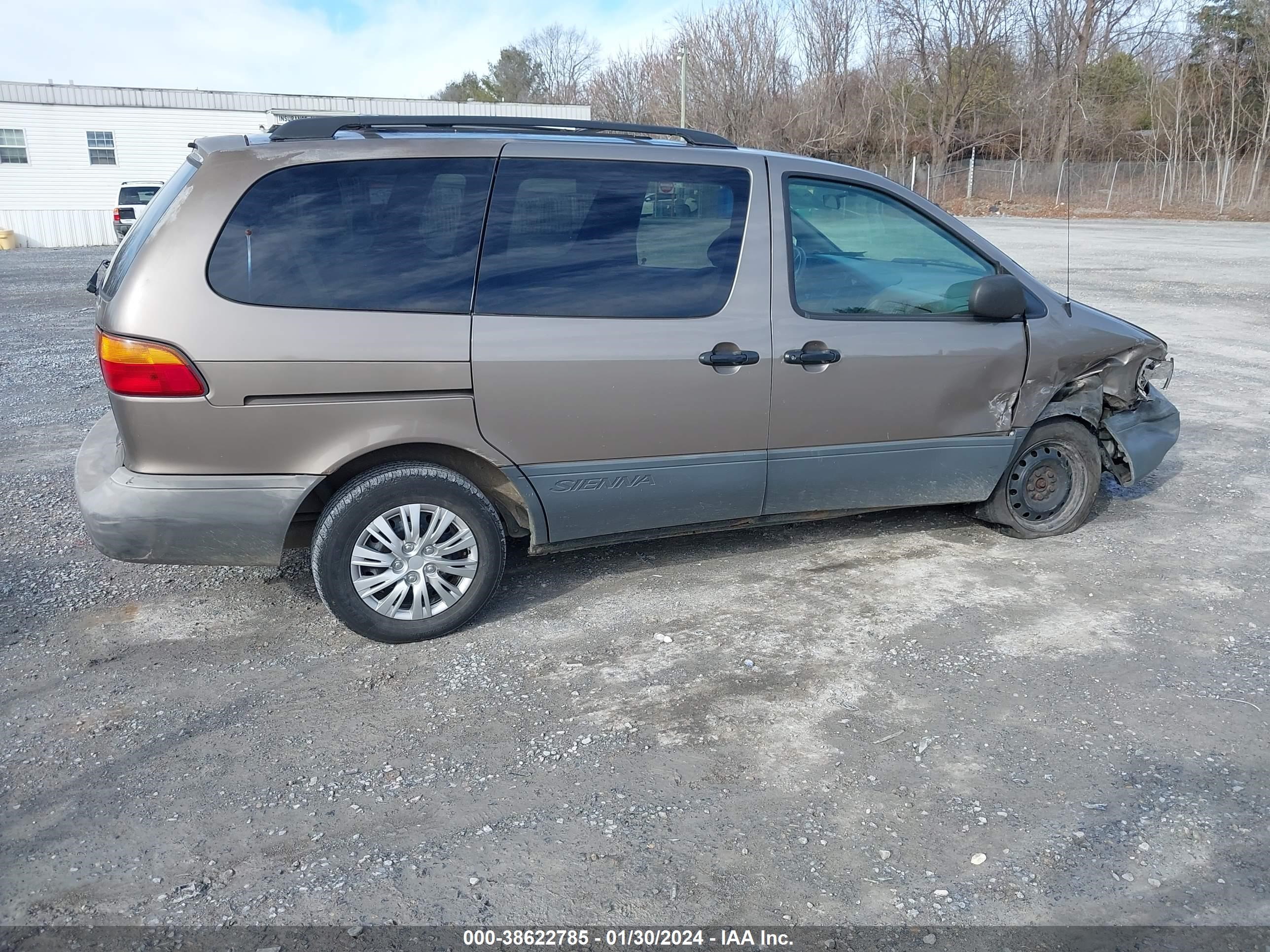 Photo 11 VIN: 4T3ZF13C4XU109018 - TOYOTA SIENNA 