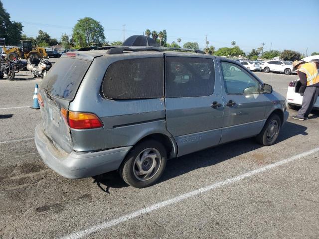 Photo 2 VIN: 4T3ZF13C4XU139393 - TOYOTA SIENNA LE 