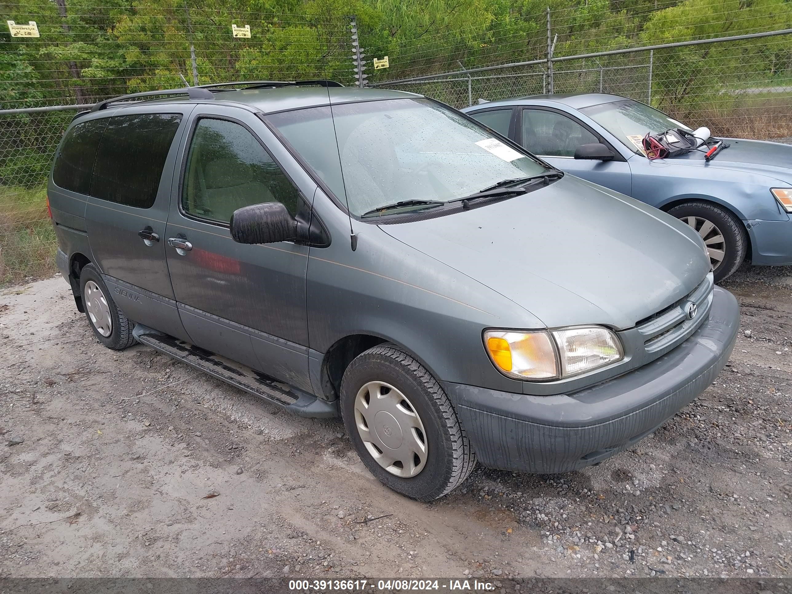 Photo 0 VIN: 4T3ZF13C4XU162348 - TOYOTA SIENNA 