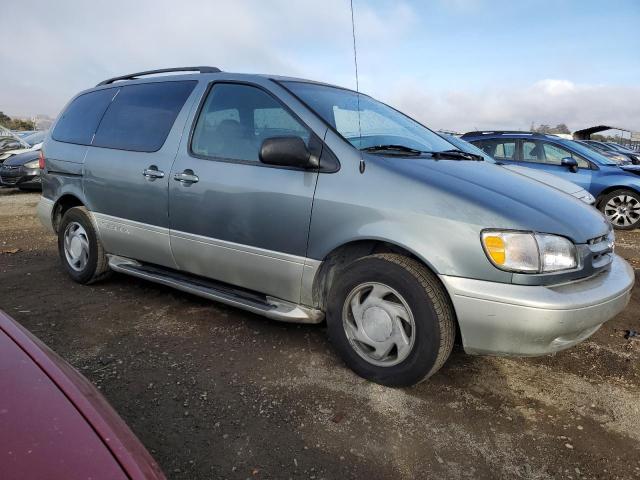 Photo 3 VIN: 4T3ZF13C4YU209928 - TOYOTA SIENNA LE 