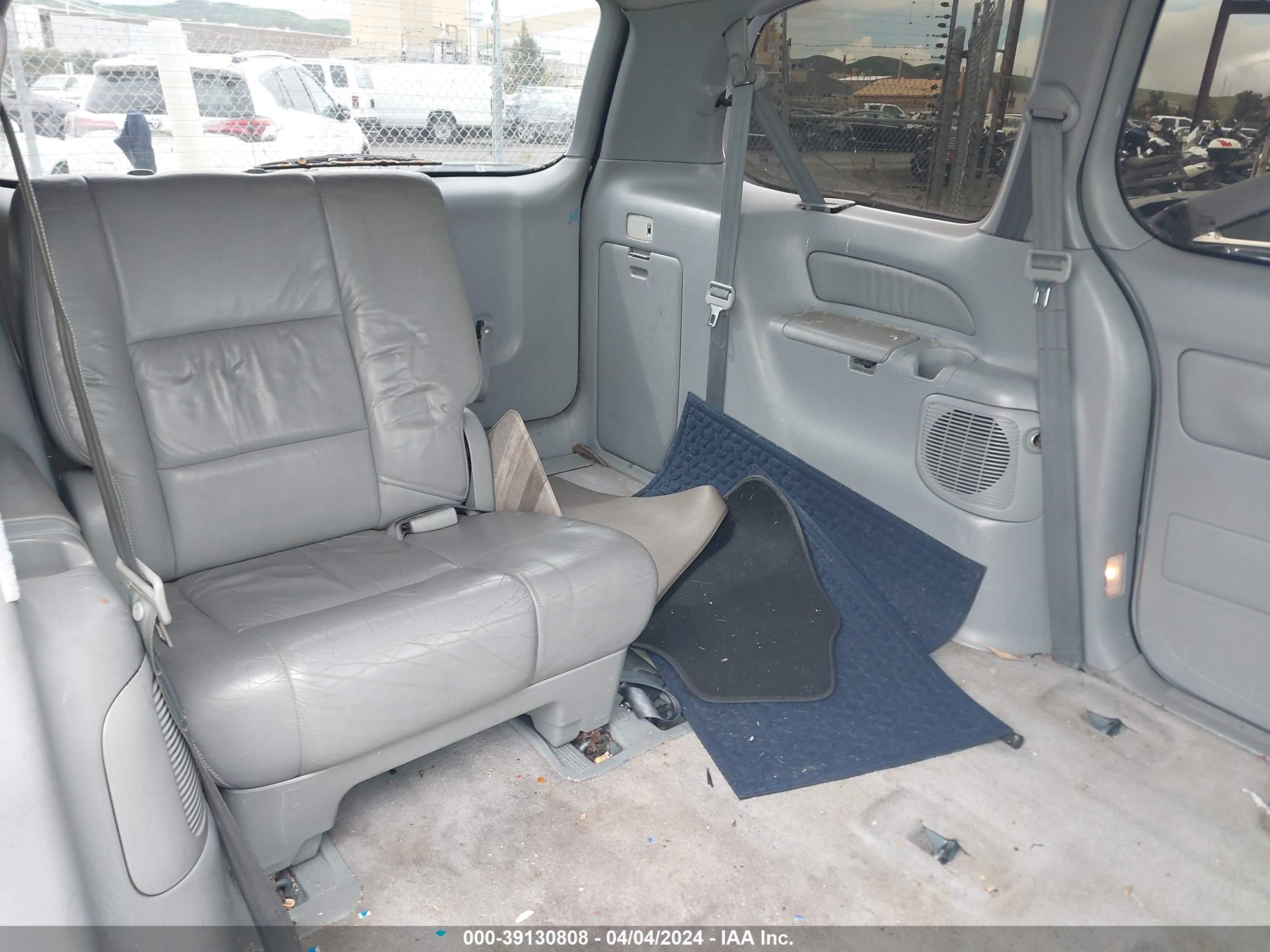 Photo 7 VIN: 4T3ZF13C4YU283186 - TOYOTA SIENNA 