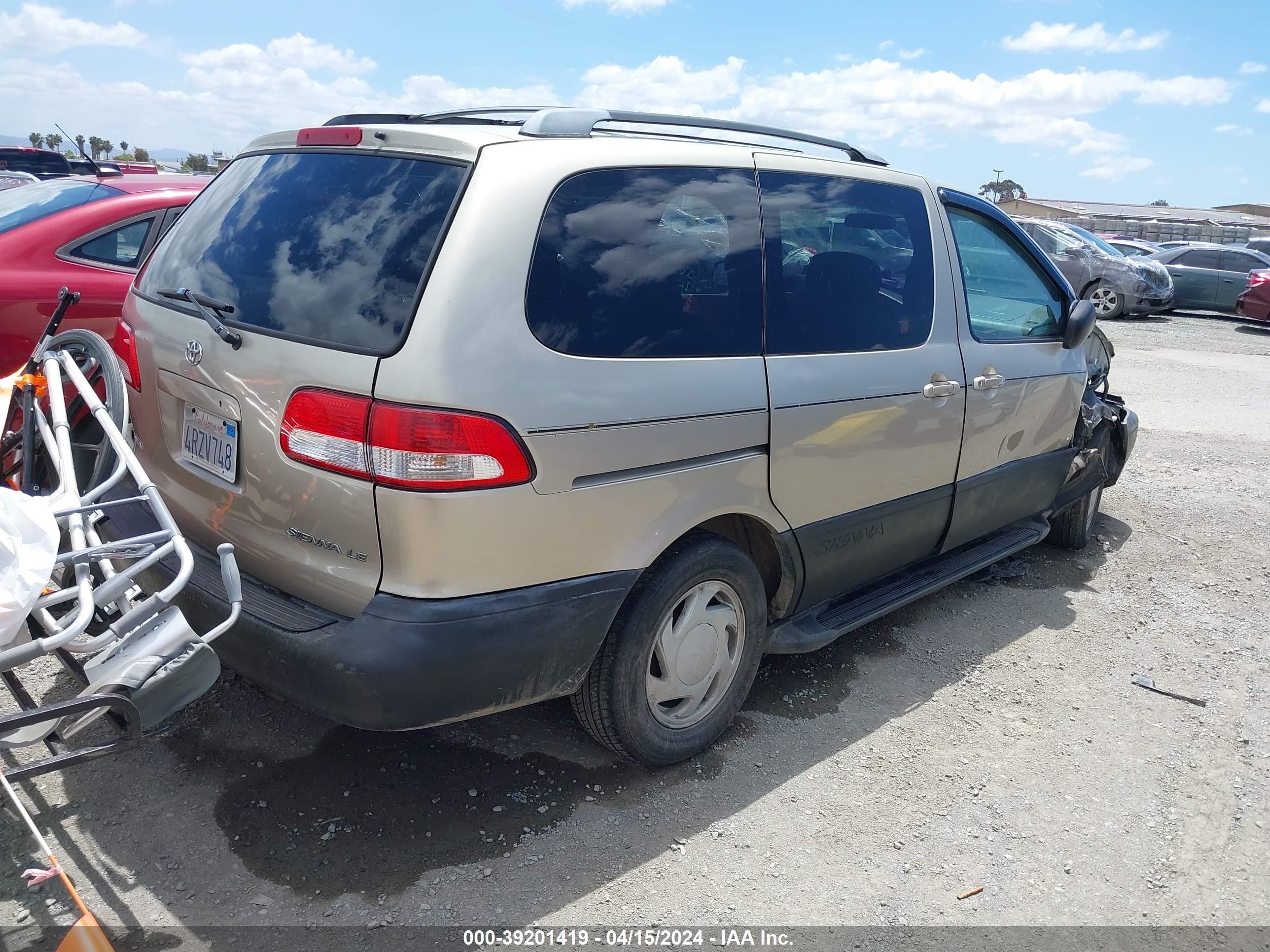 Photo 3 VIN: 4T3ZF13C51U371556 - TOYOTA SIENNA 