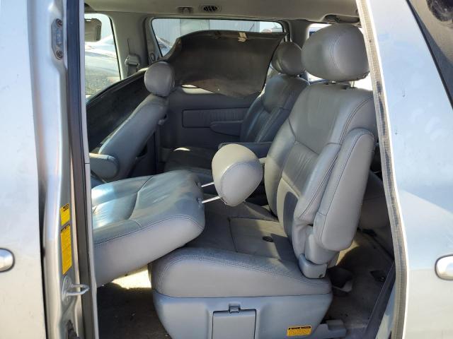 Photo 10 VIN: 4T3ZF13C52U464031 - TOYOTA SIENNA LE 