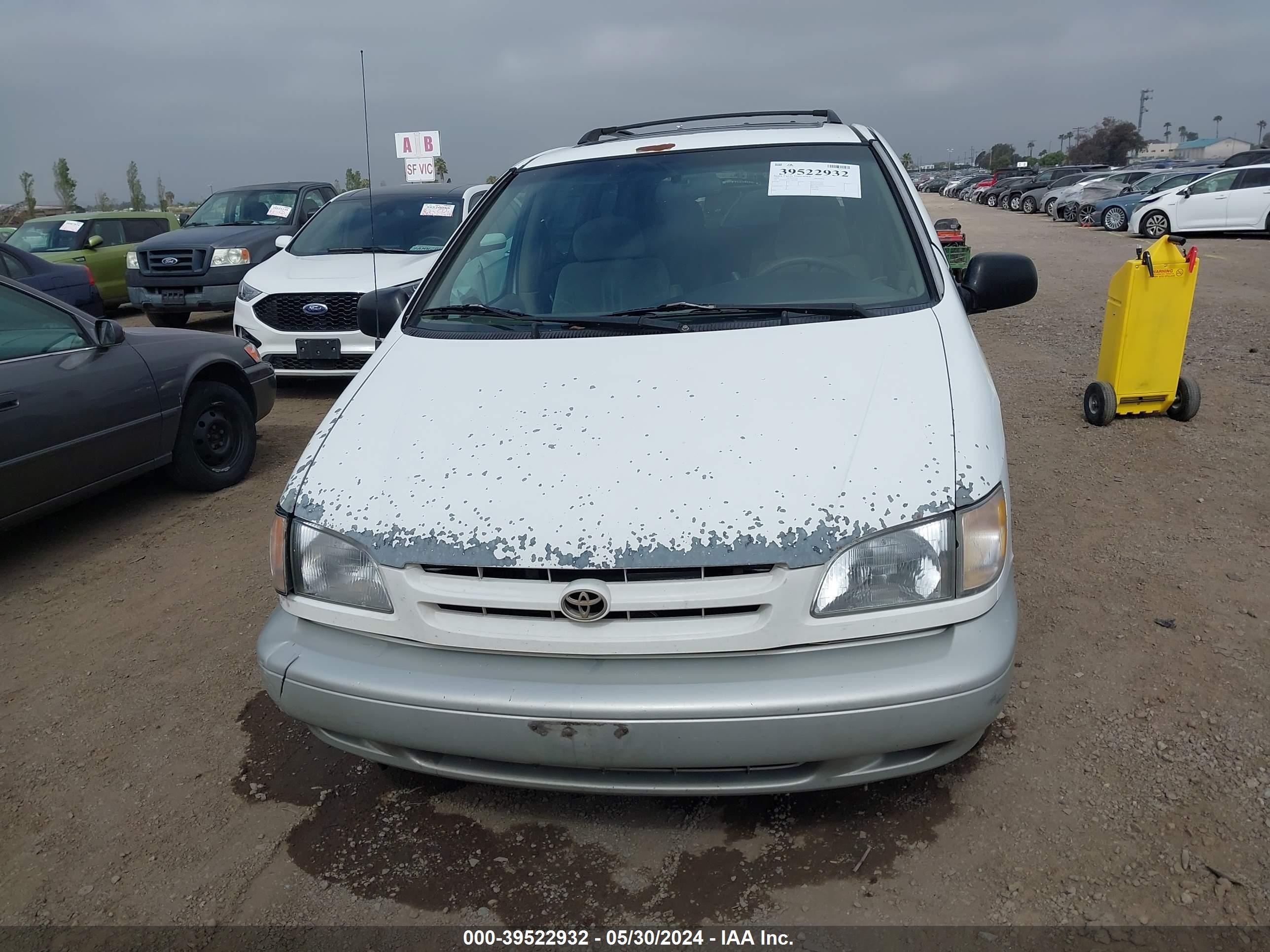 Photo 11 VIN: 4T3ZF13C5XU101204 - TOYOTA SIENNA 