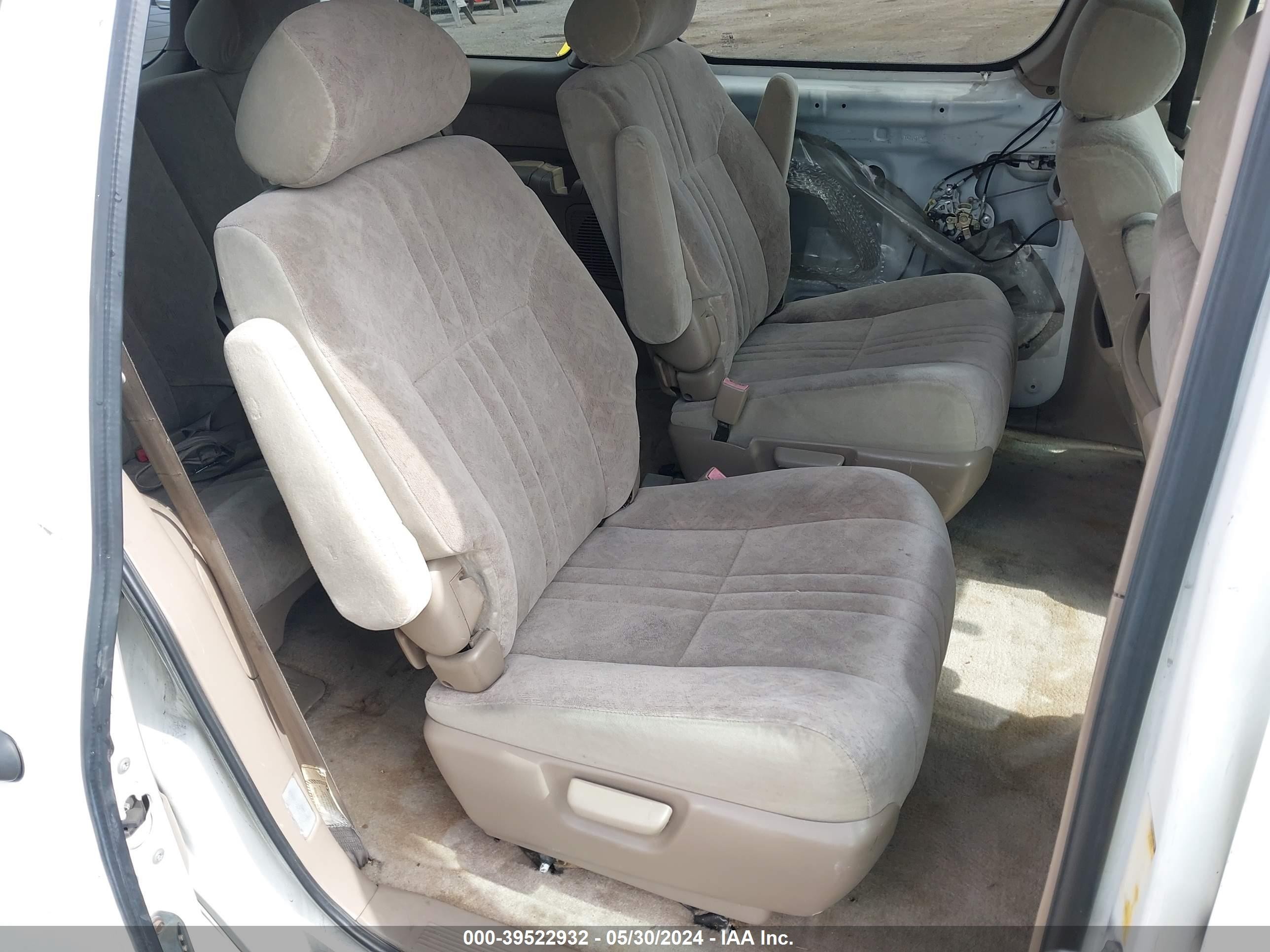 Photo 7 VIN: 4T3ZF13C5XU101204 - TOYOTA SIENNA 