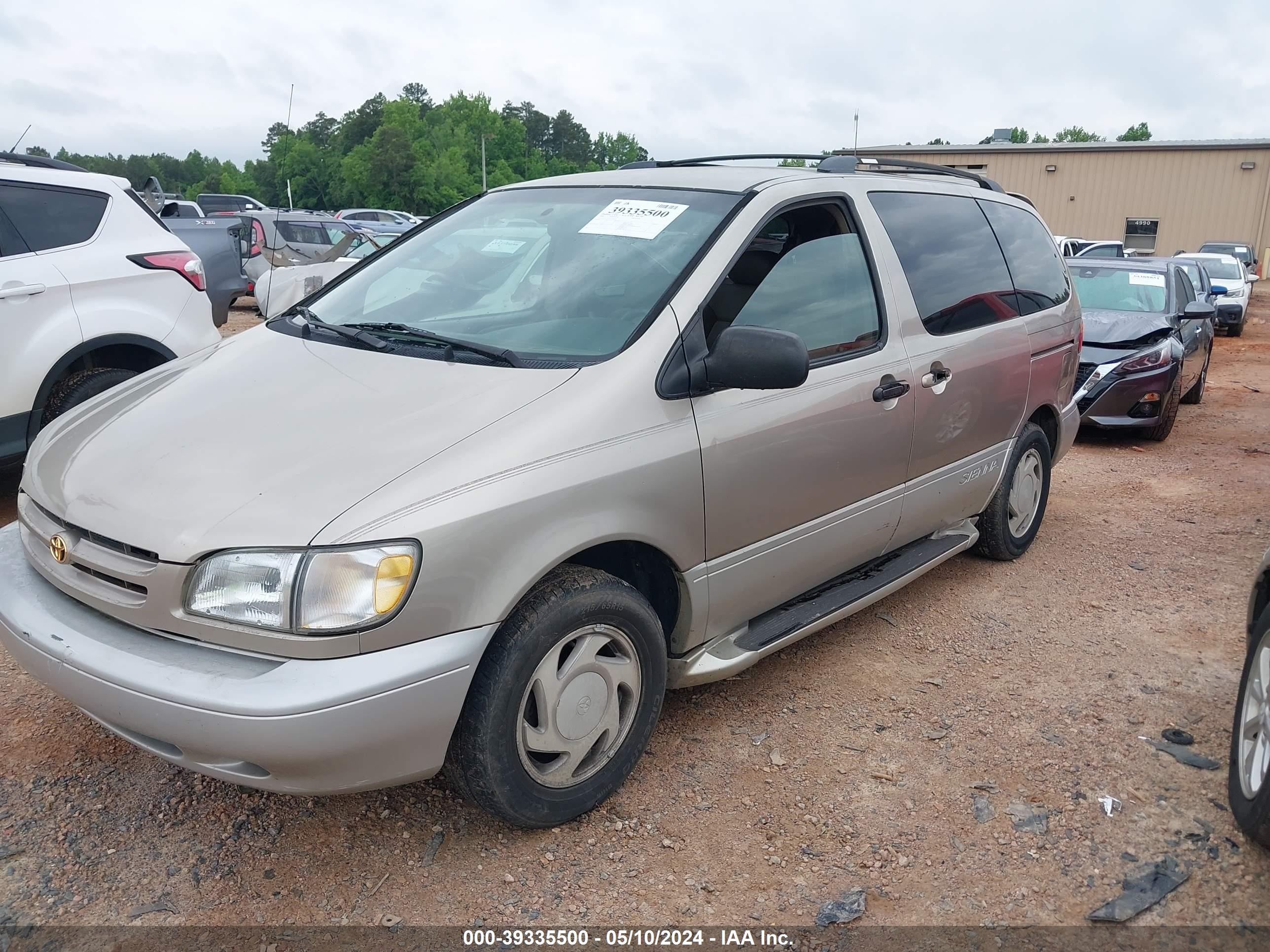 Photo 1 VIN: 4T3ZF13C5YU293127 - TOYOTA SIENNA 