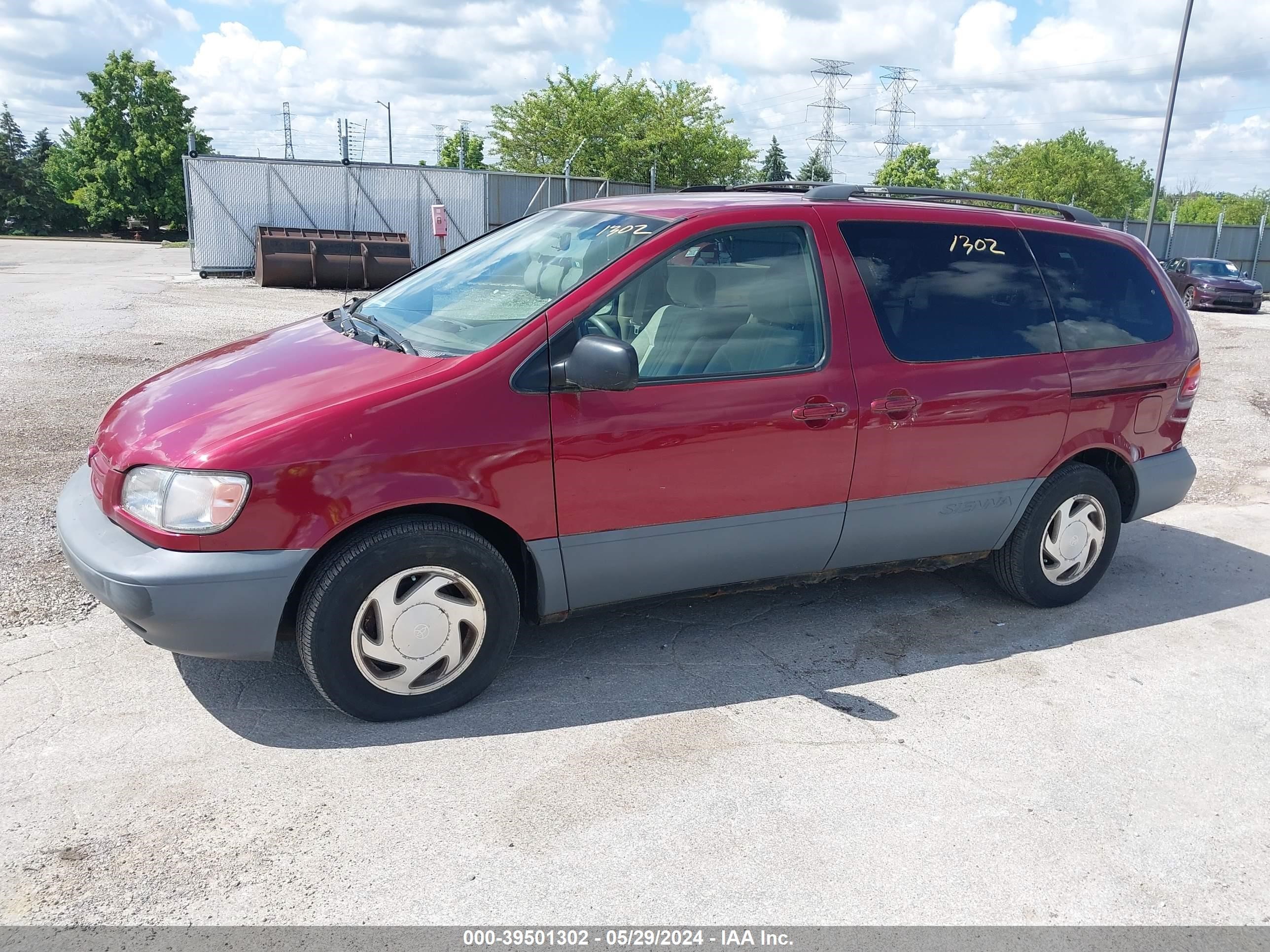 Photo 1 VIN: 4T3ZF13C6WU051833 - TOYOTA SIENNA 