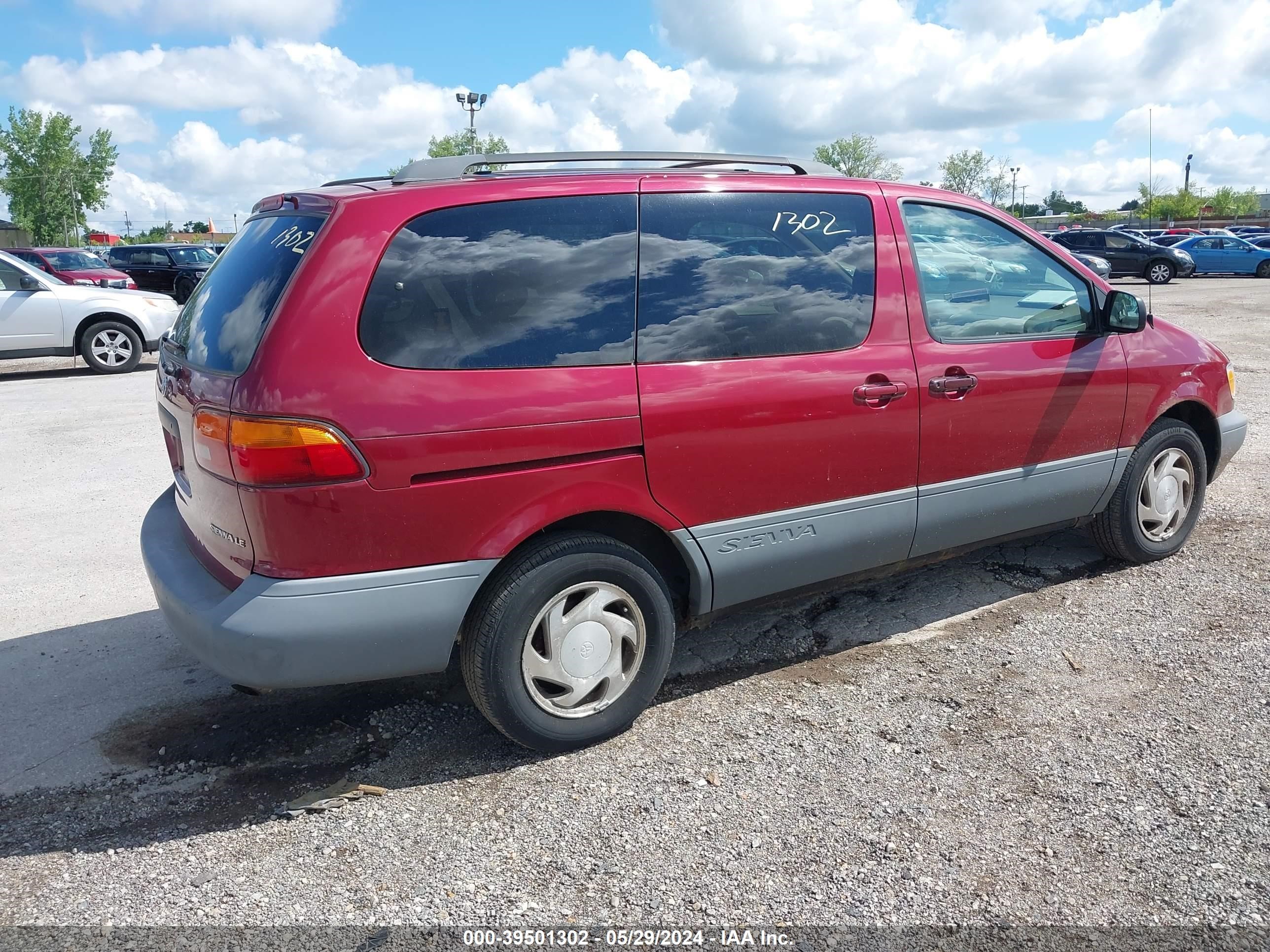 Photo 3 VIN: 4T3ZF13C6WU051833 - TOYOTA SIENNA 