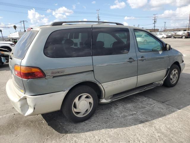 Photo 2 VIN: 4T3ZF13C6XU128055 - TOYOTA SIENNA LE 