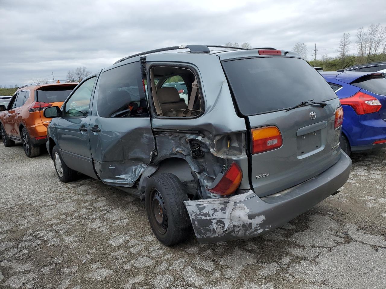 Photo 1 VIN: 4T3ZF13C6YU228397 - TOYOTA SIENNA 