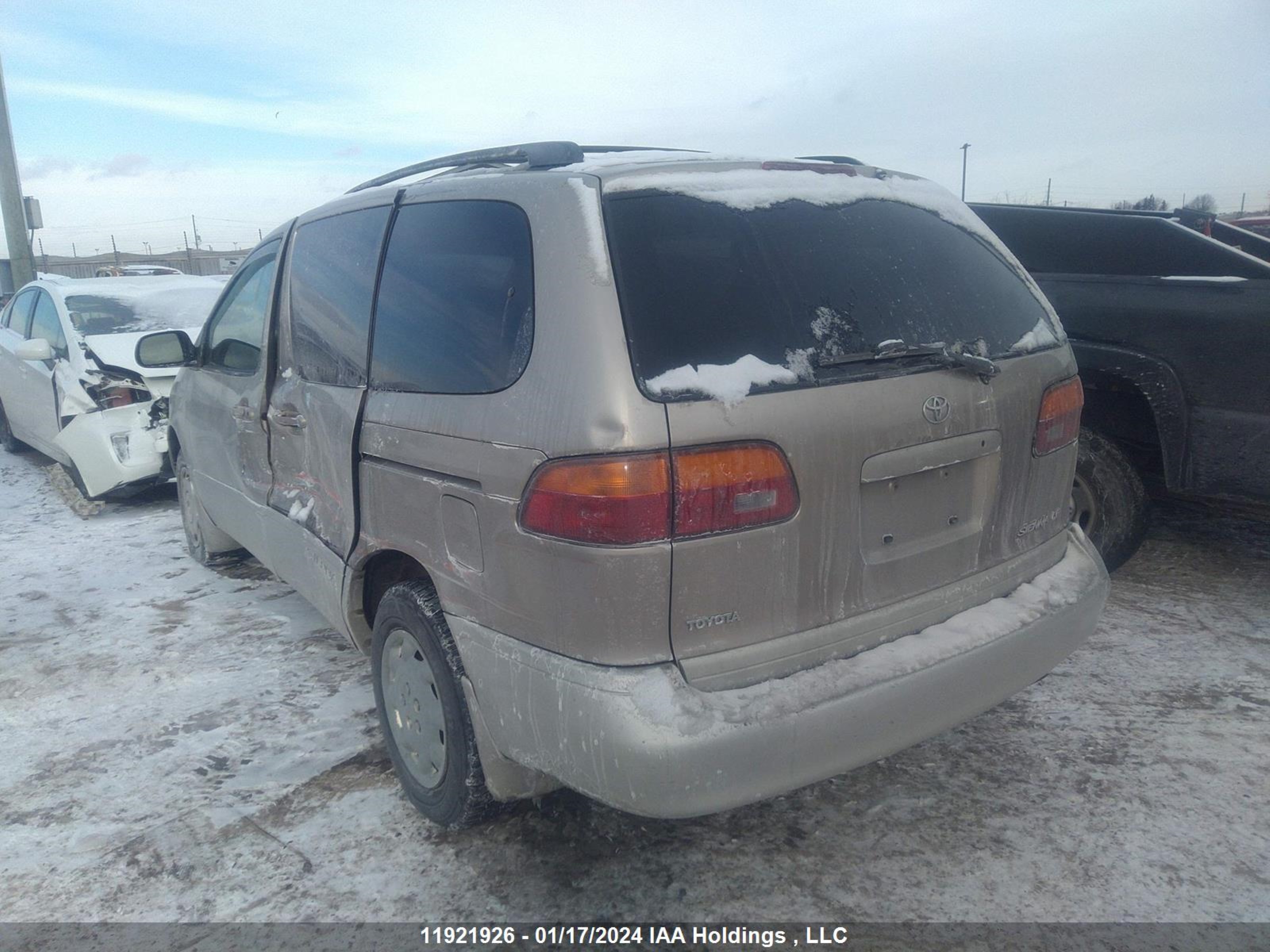 Photo 2 VIN: 4T3ZF13C6YU240839 - TOYOTA SIENNA 