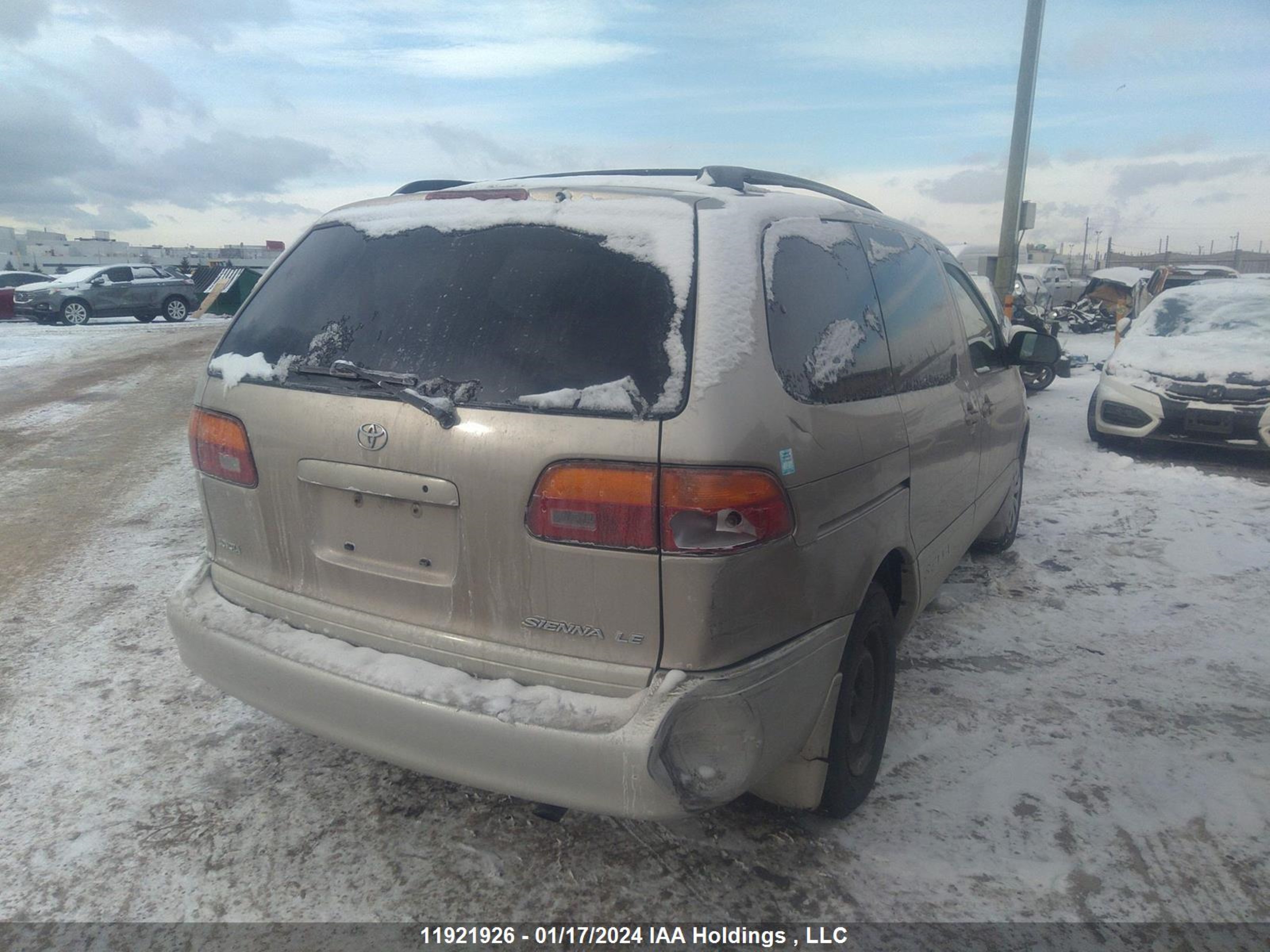 Photo 3 VIN: 4T3ZF13C6YU240839 - TOYOTA SIENNA 