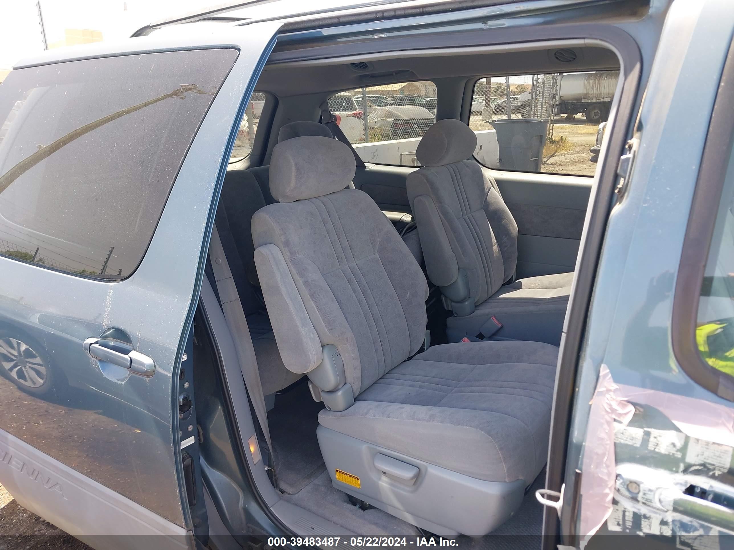 Photo 7 VIN: 4T3ZF13C71U403598 - TOYOTA SIENNA 