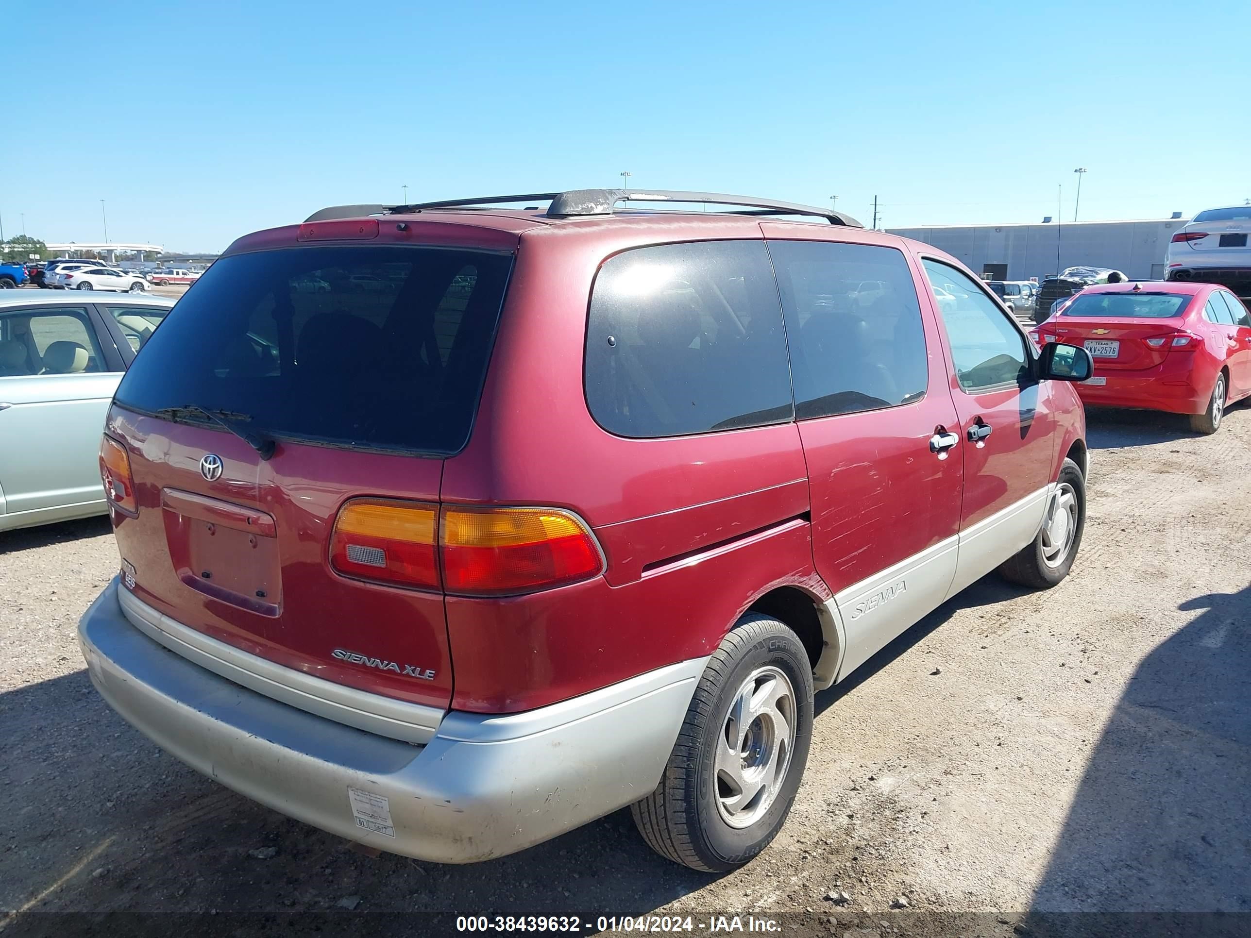 Photo 3 VIN: 4T3ZF13C7WU003547 - TOYOTA SIENNA 