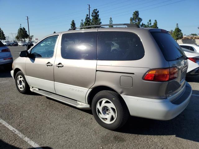 Photo 1 VIN: 4T3ZF13C7XU135595 - TOYOTA SIENNA LE 