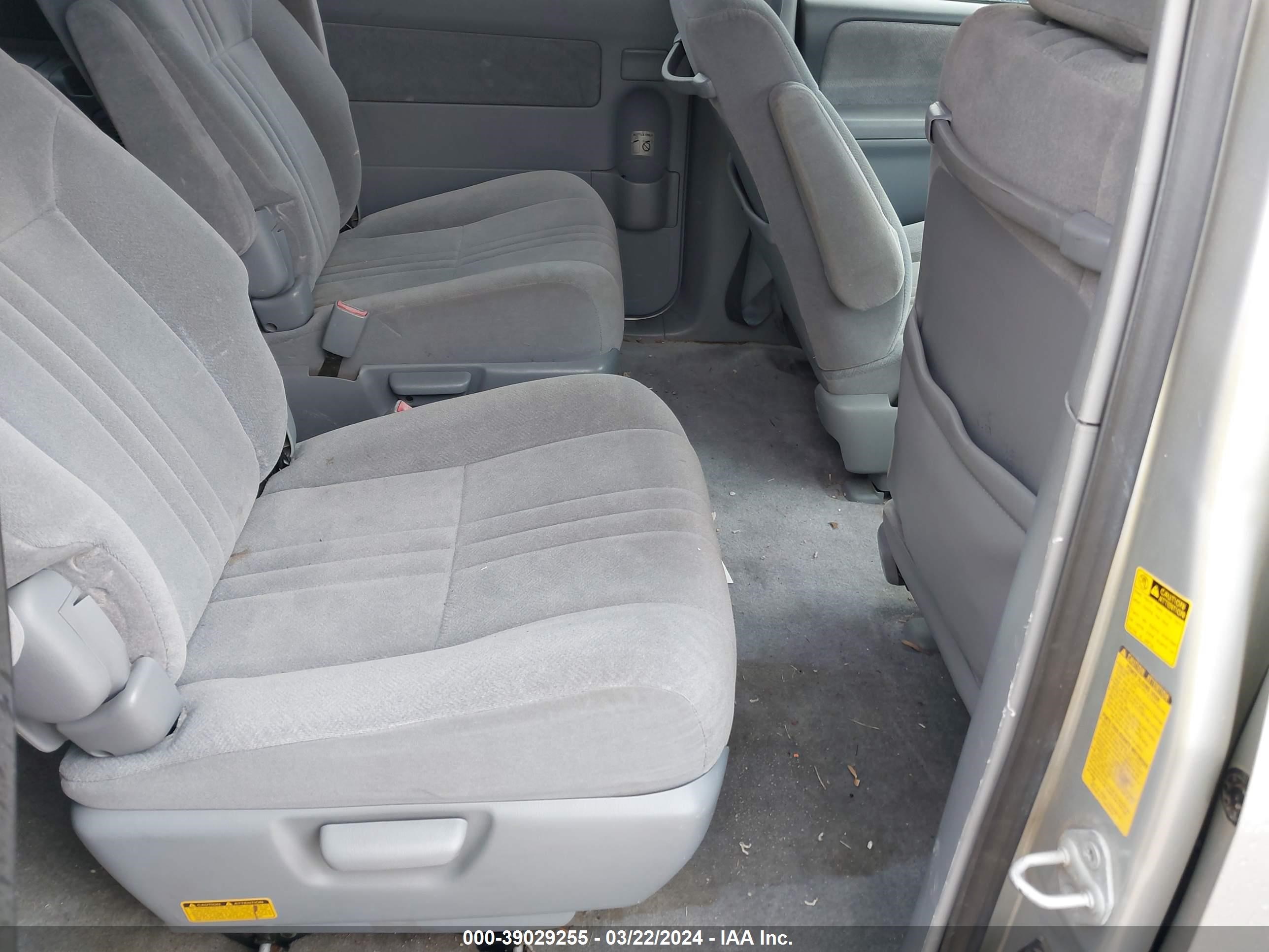 Photo 7 VIN: 4T3ZF13C83U540472 - TOYOTA SIENNA 