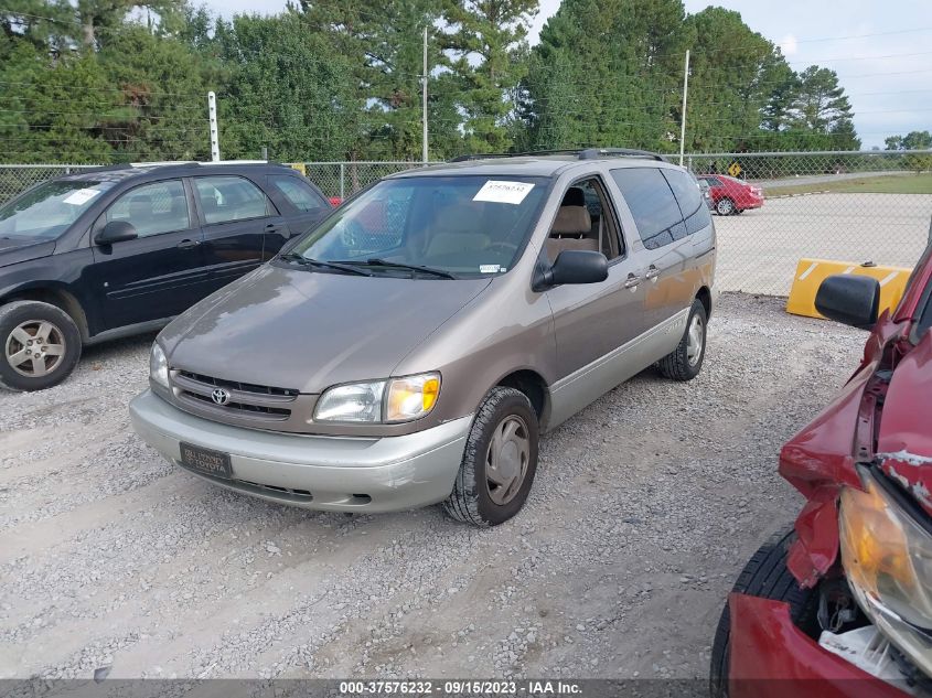 Photo 1 VIN: 4T3ZF13C8XU152079 - TOYOTA SIENNA 