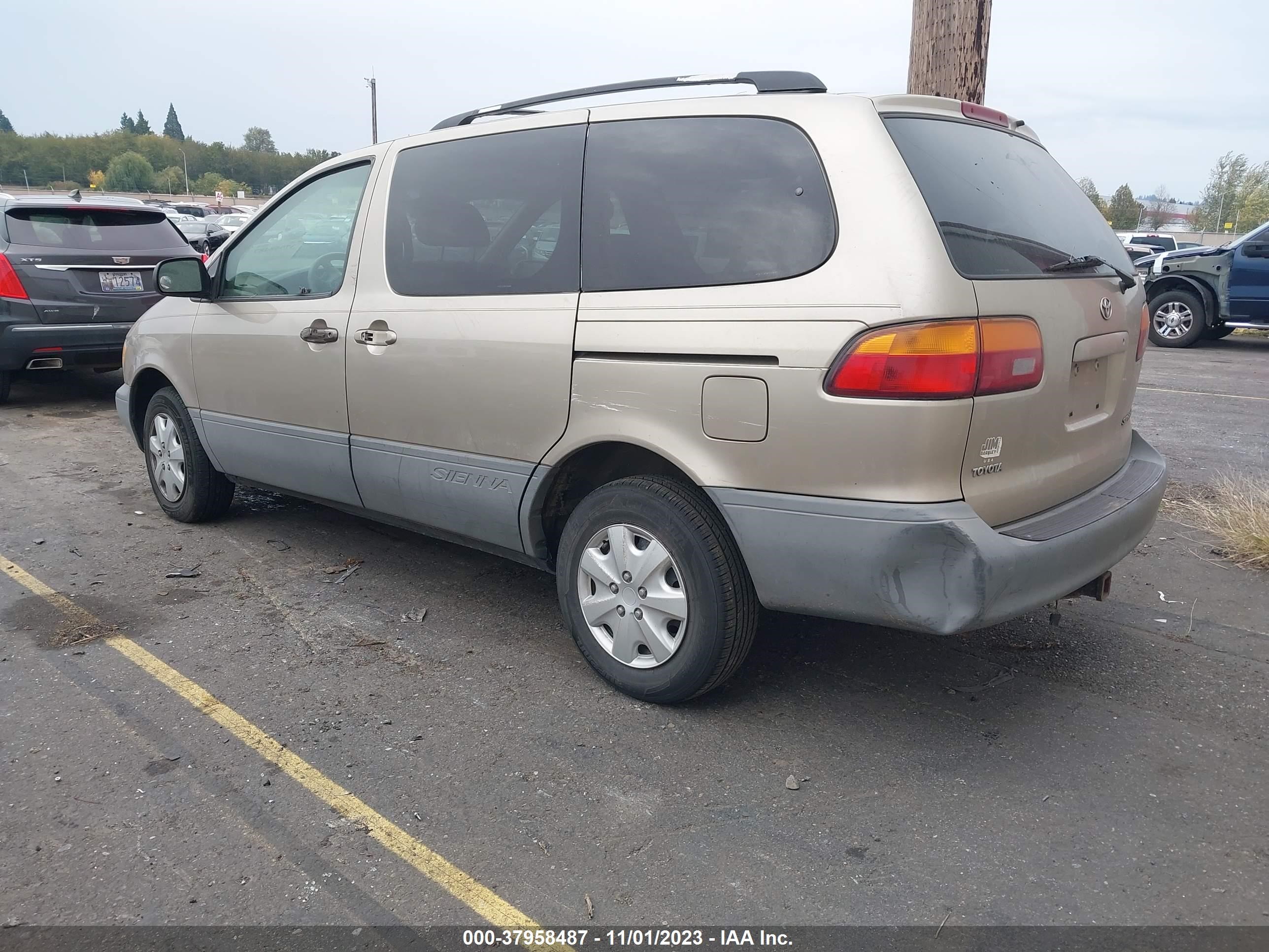 Photo 2 VIN: 4T3ZF13C8YU193930 - TOYOTA SIENNA 