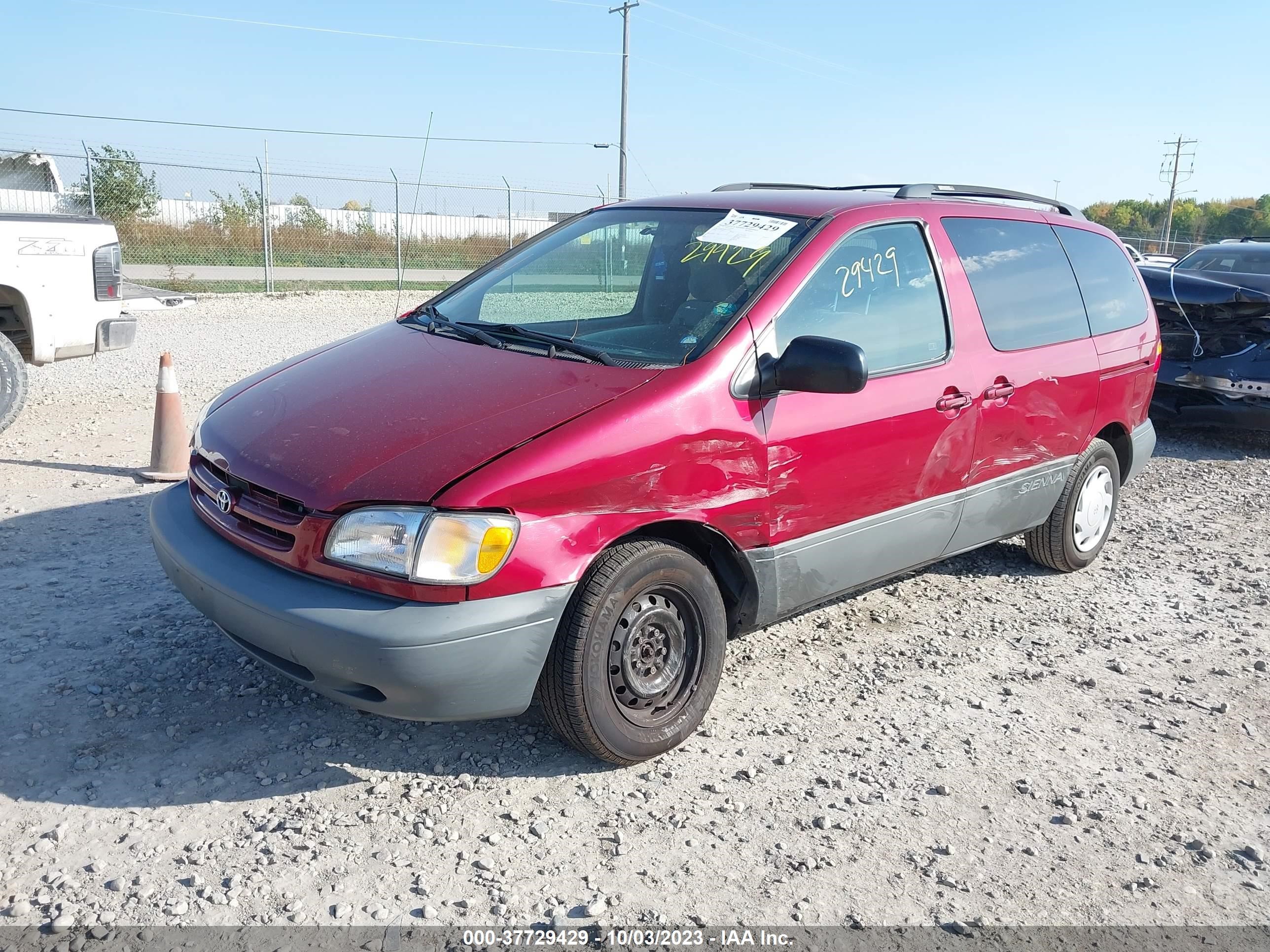 Photo 1 VIN: 4T3ZF13C8YU274104 - TOYOTA SIENNA 