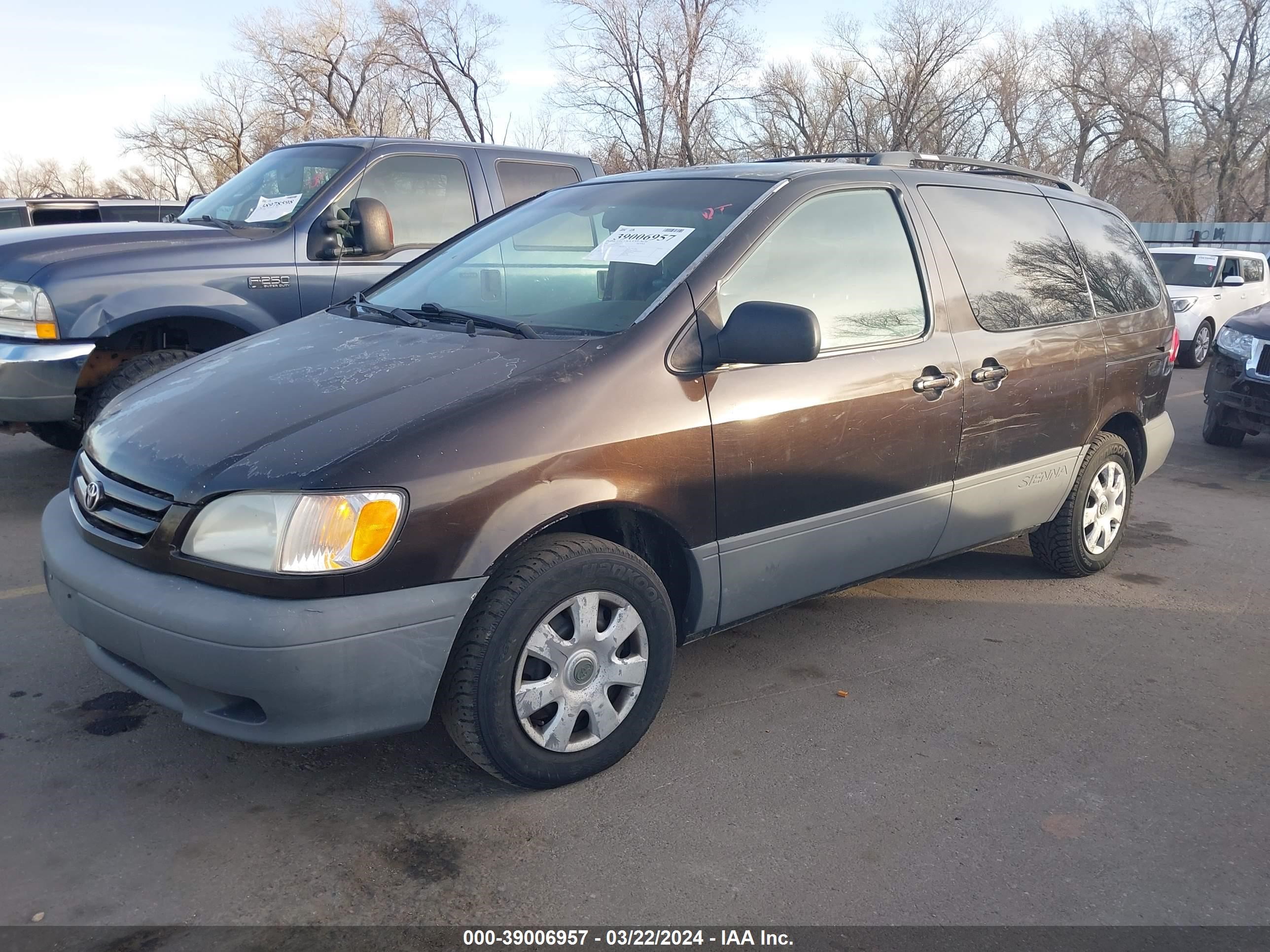 Photo 1 VIN: 4T3ZF13C91U354453 - TOYOTA SIENNA 