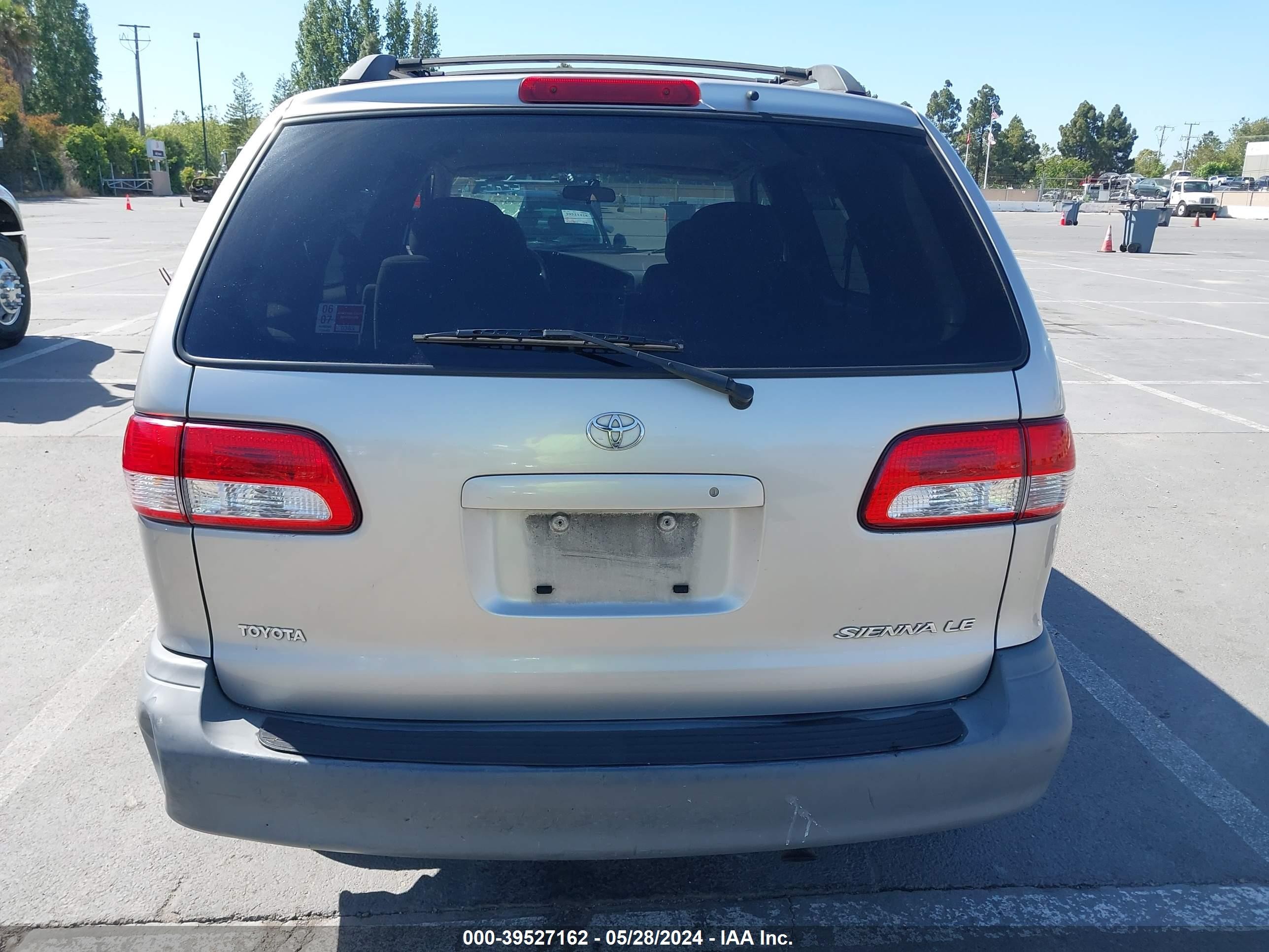 Photo 16 VIN: 4T3ZF13C91U380423 - TOYOTA SIENNA 